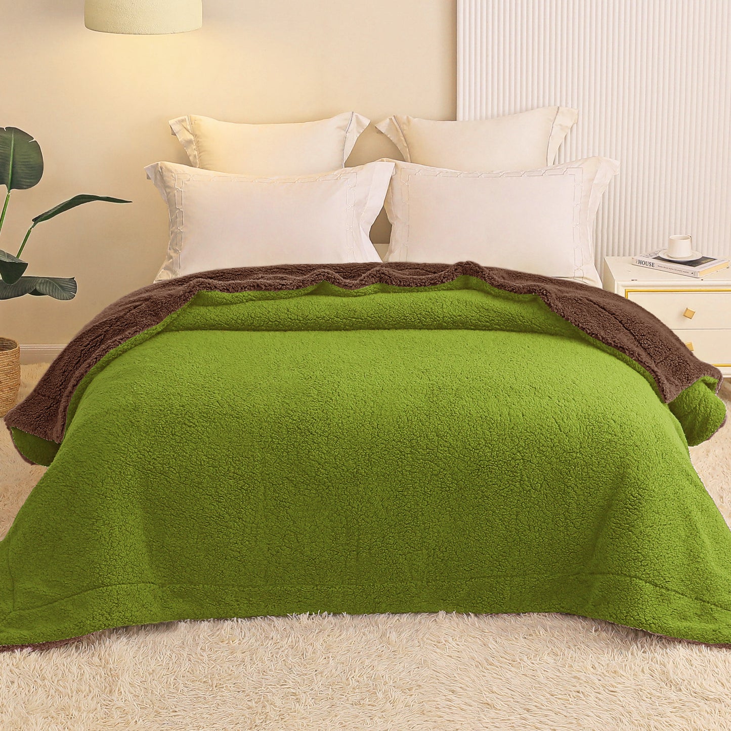 Exclusivo Mezcla Twin Size Reversible Sherpa Fleece Blanket, Soft Plush Blanket for Bed Sofa, Warm Fluffy Blankets for All Season, 60x80 Inches, Olive/ Brown