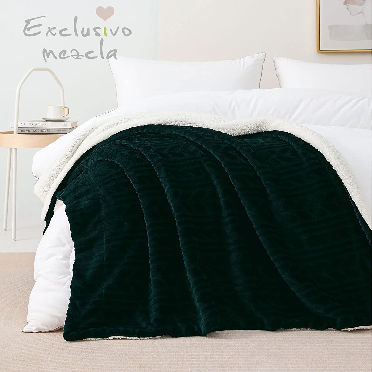 Exclusivo Mezcla 50"x70" Sherpa Fleece Throw Blanket, Reversible Velvet Plush Blankets and Soft Throws for Couch, Sofa, Bed, Super Cozy Thick and Warm, Forest Green