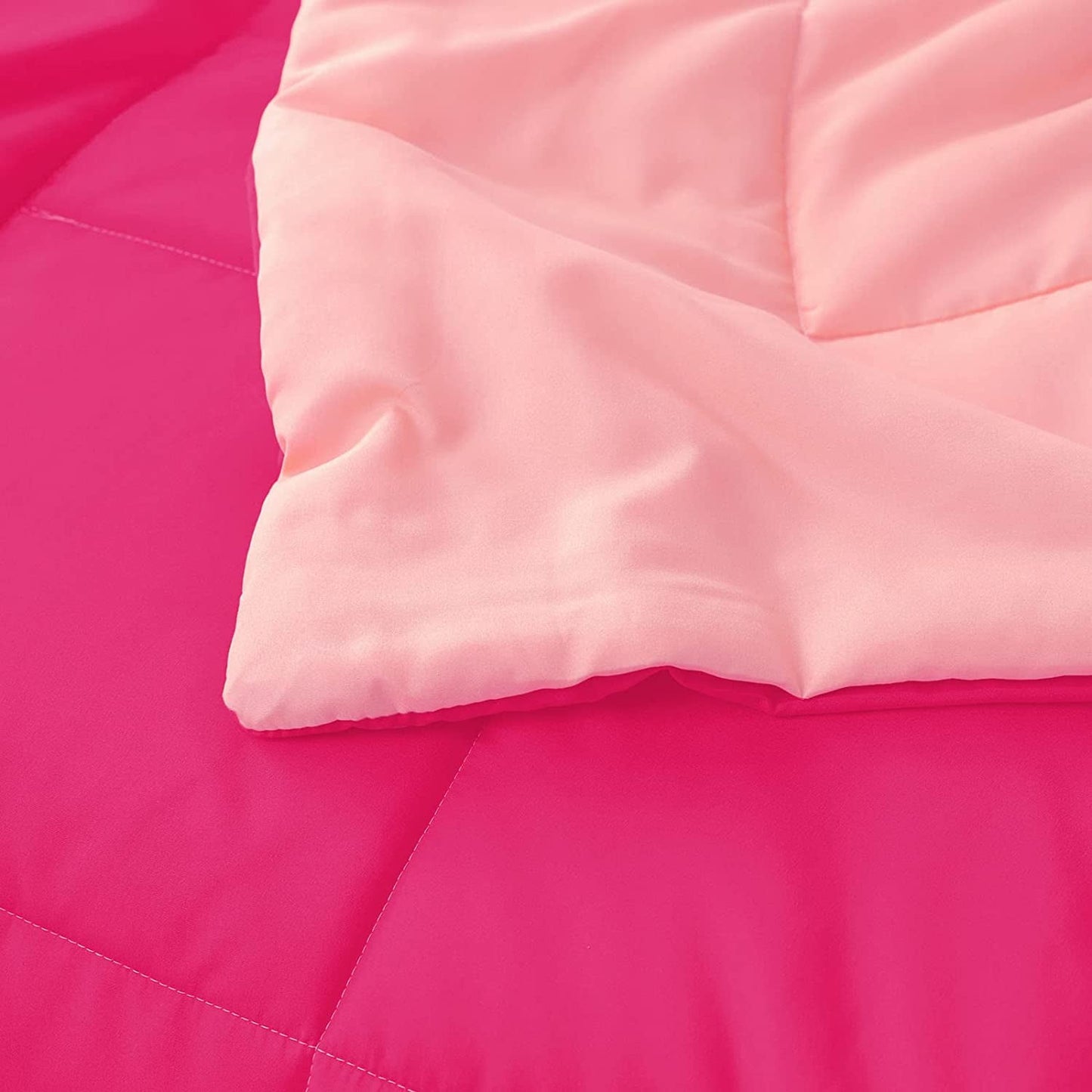 Exclusivo Mezcla Lightweight Reversible 3-Piece Comforter Set All Seasons, Down Alternative Comforter with 2 Pillow Shams, Queen Size, Hot Pink/ Blush Pink