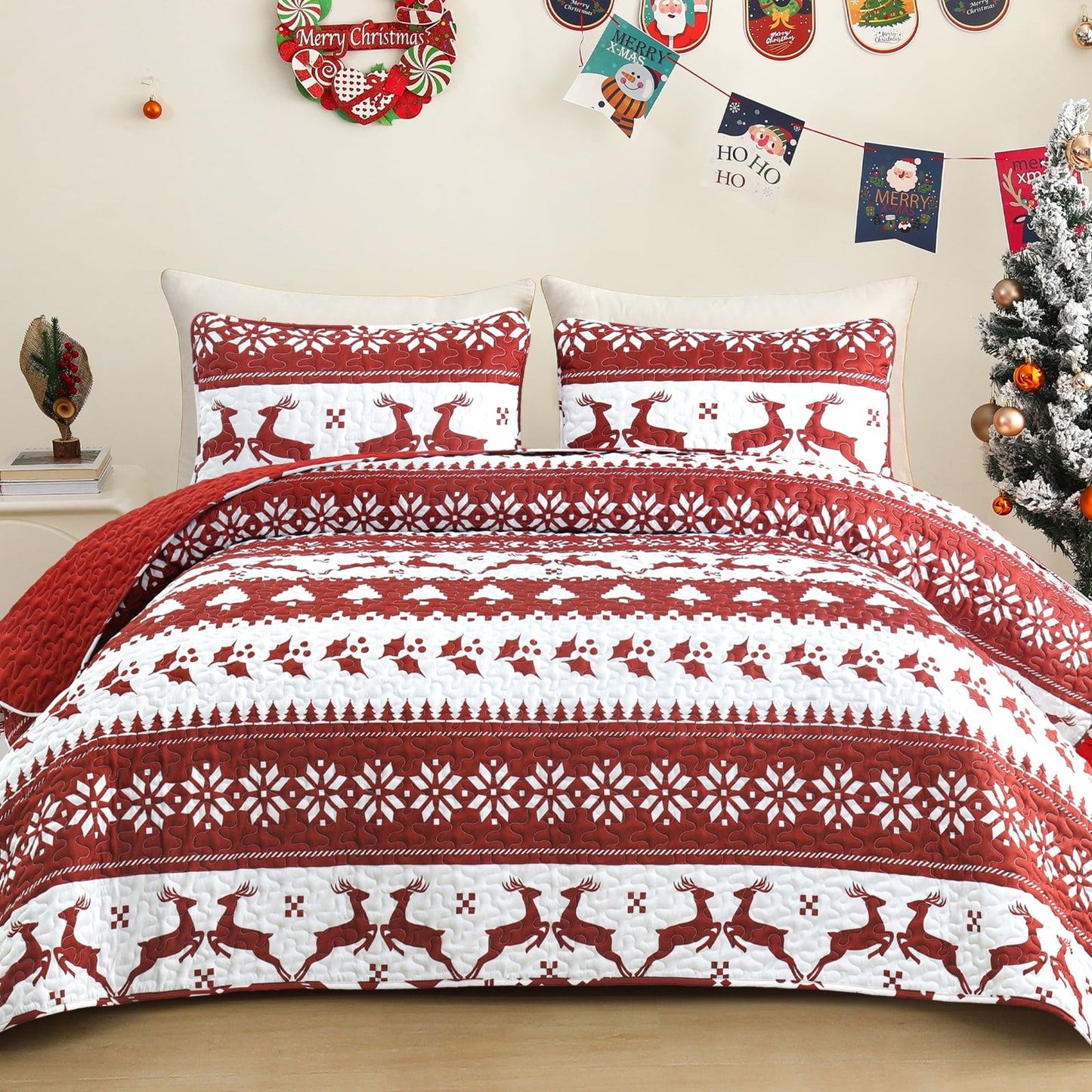 Exclusivo Mezcla Christmas Quilt Queen Size, White and Rust Red Striped Bedspreads Reversible Coverlets Bedding Set with Printed Reindeer Snowflakes Pattern (1 Quilt, 2 Pillow Shams)