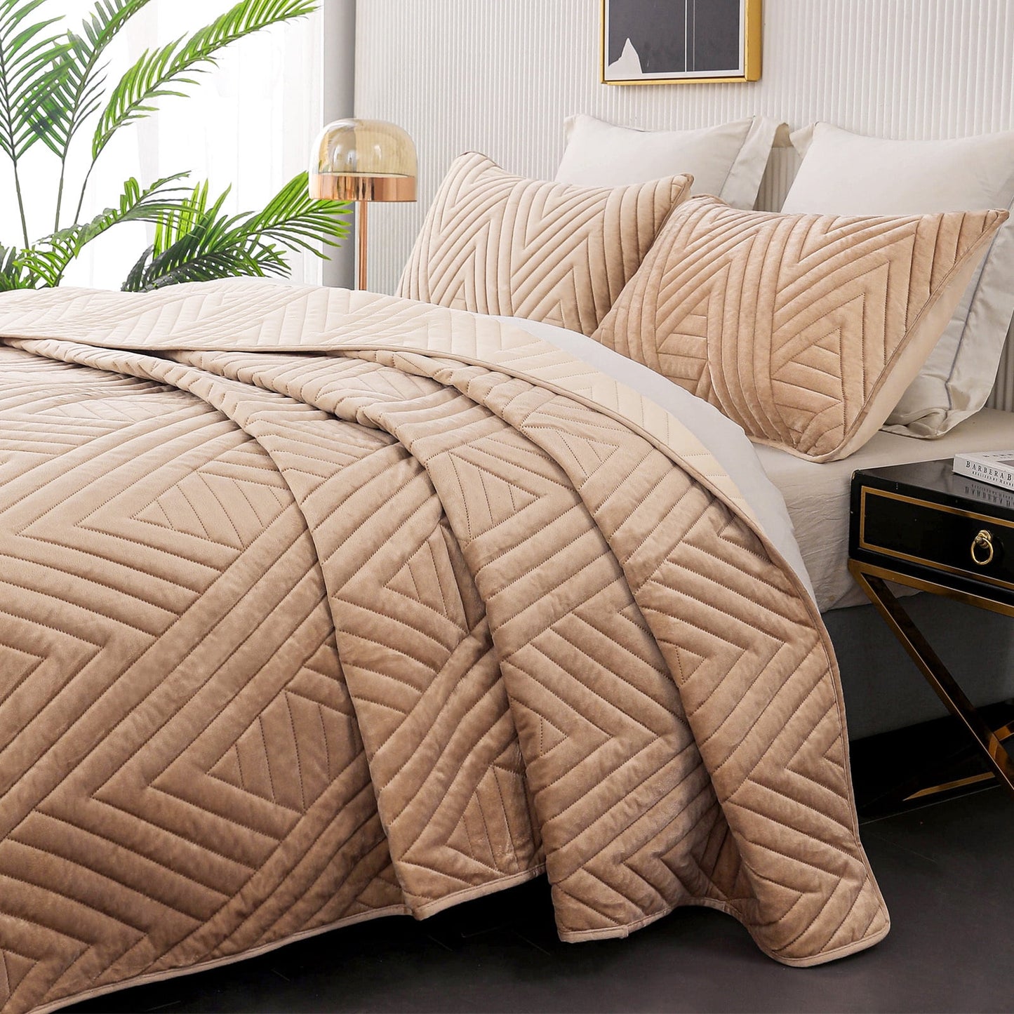 Exclusivo Mezcla Super Plush Velvet Quilt Twin Size with Pillow Sham, Luxury Soft Reversible 2 Piece Bedspreads Coverlet Comforter set for all seasons, Lightweight and Warm, Beige