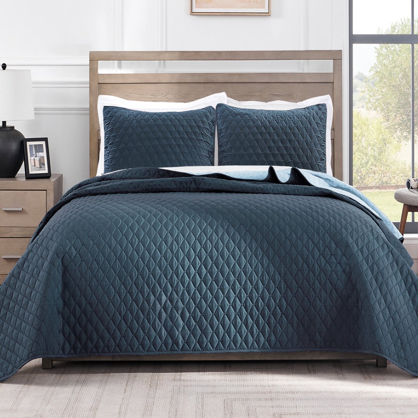 Exclusivo Mezcla Ultrasonic Reversible Twin Quilt Bedding Set with Pillow Sham, Lightweight Quilts Twin Size, Soft Bedspreads Bed Coverlets for All Seasons - (Navy Blue, 68"x88")