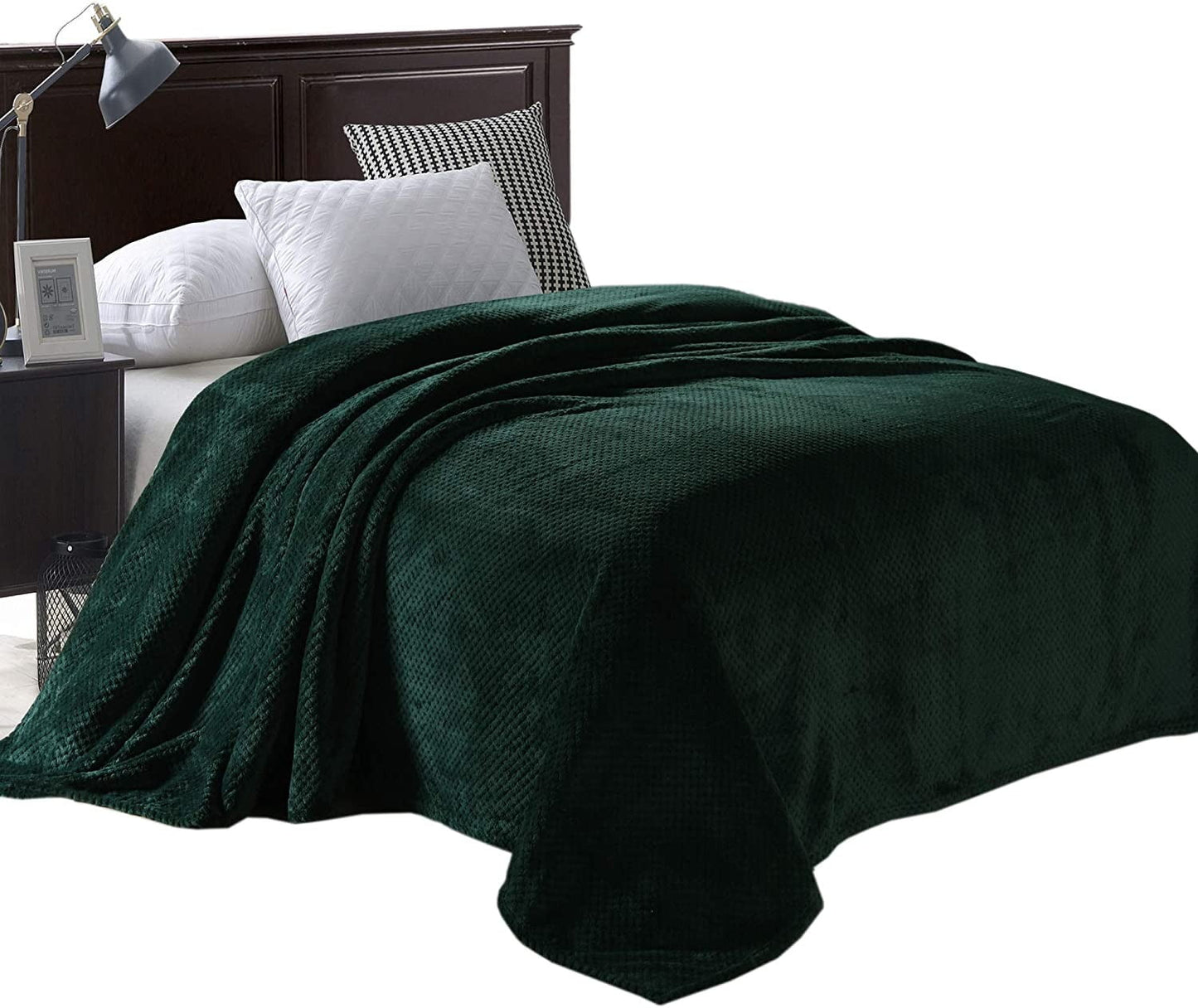 Exclusivo Mezcla Waffle Textured Soft Fleece Blanket, King Size Bed Blanket, Cozy Warm and Lightweight (Forest Green, 90x104 inches)