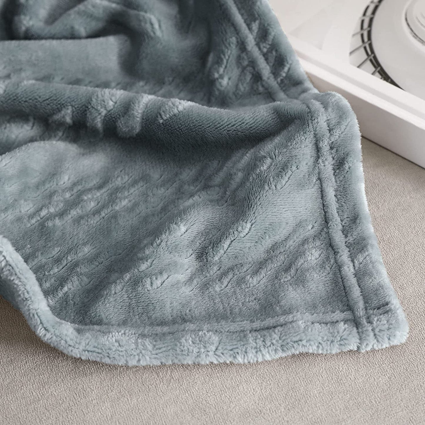 Exclusivo Mezcla Soft Throw Blanket, Large Fuzzy Fleece Blanket, Decorative Geometry Pattern Plush Throw Blanket for Couch/Sofa/Bed, 50x60 Inches,Silver Grey