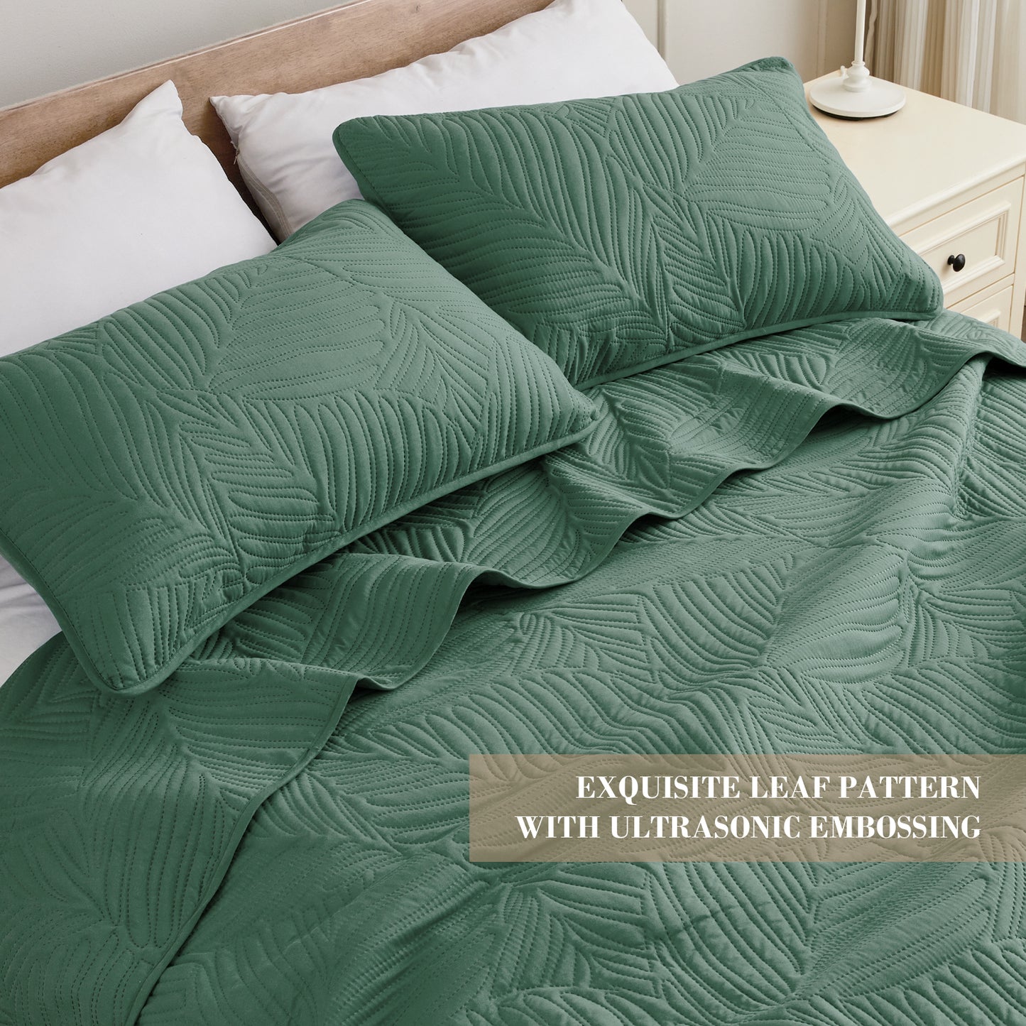 Exclusivo Mezcla Twin Quilt Set Green, Lightweight Bedspread Leaf Pattern Bed Cover Soft Coverlet Bedding Set(1 Quilt, 1 Pillow Sham)