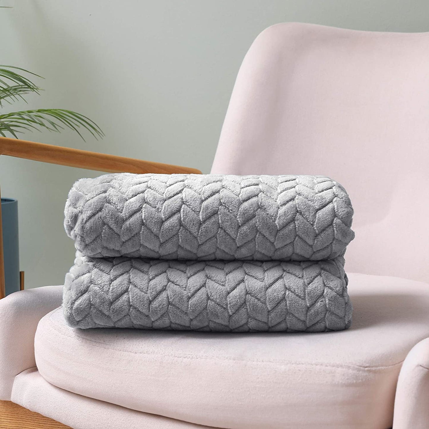 Exclusivo Mezcla Extra Large Flannel Fleece Throw Blanket, 50x70 Inches Leaves Pattern Soft Throw Blanket for Couch, Cozy, Warm, and Lightweight Blanket for Winter, Light Grey Blanket