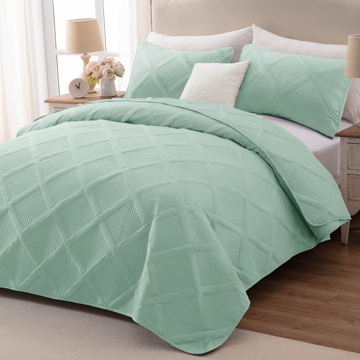 Exclusivo Mezcla Ultrasonic California King Quilt Set, 3-Piece Lightweight Bedspreads Modern Striped Coverlet, Mint Green