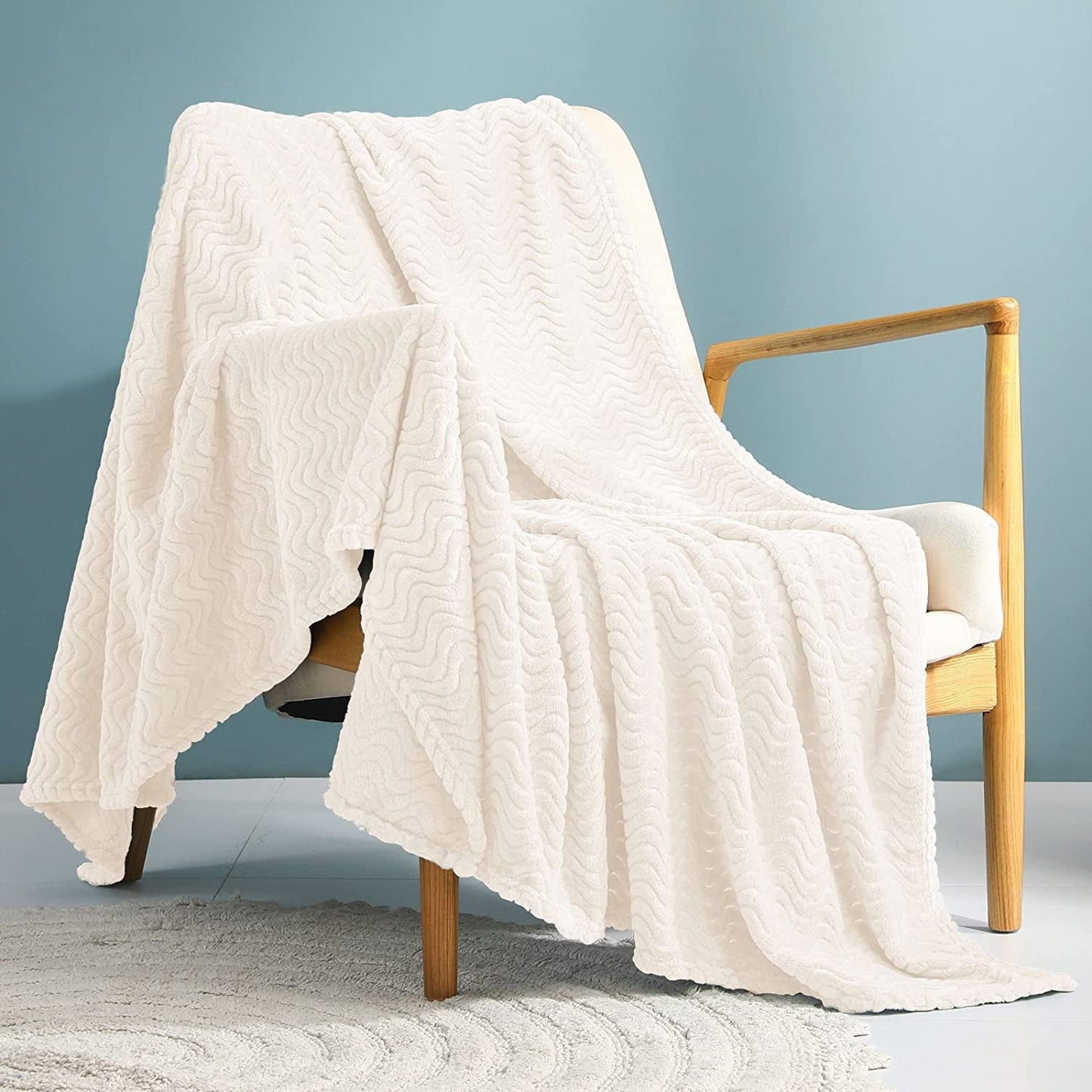 Exclusivo Mezcla Large Flannel Fleece Throw Blanket, 50x70 Inches Soft Jacquard Weave Wave Pattern Blanket for Couch, Cozy, Warm, Lightweight and Decorative Off White Blanket