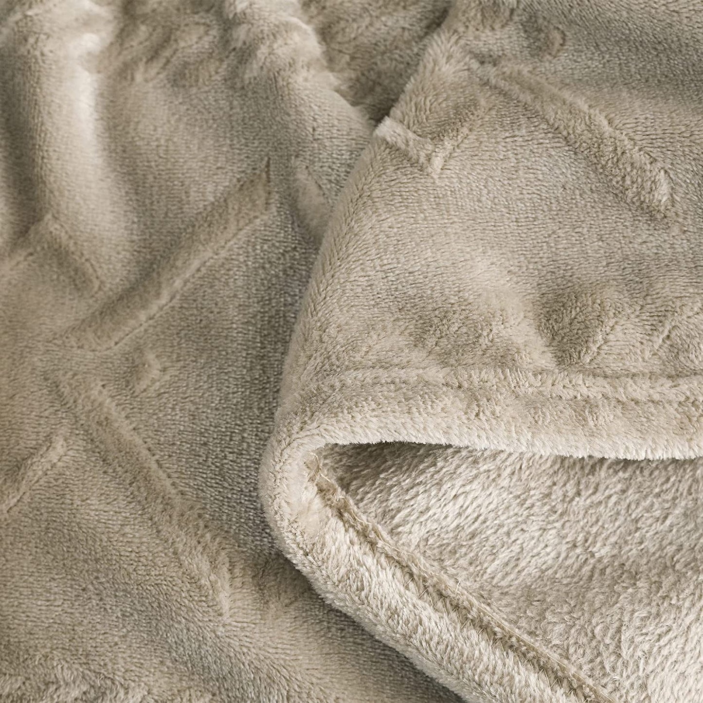 Exclusivo Mezcla Queen Size Soft Bed Blanket, Warm Fuzzy Luxury Bed Blankets, Decorative Geometry Pattern Plush Throw Blanket for Bed, 90x90 Inches, Champagne