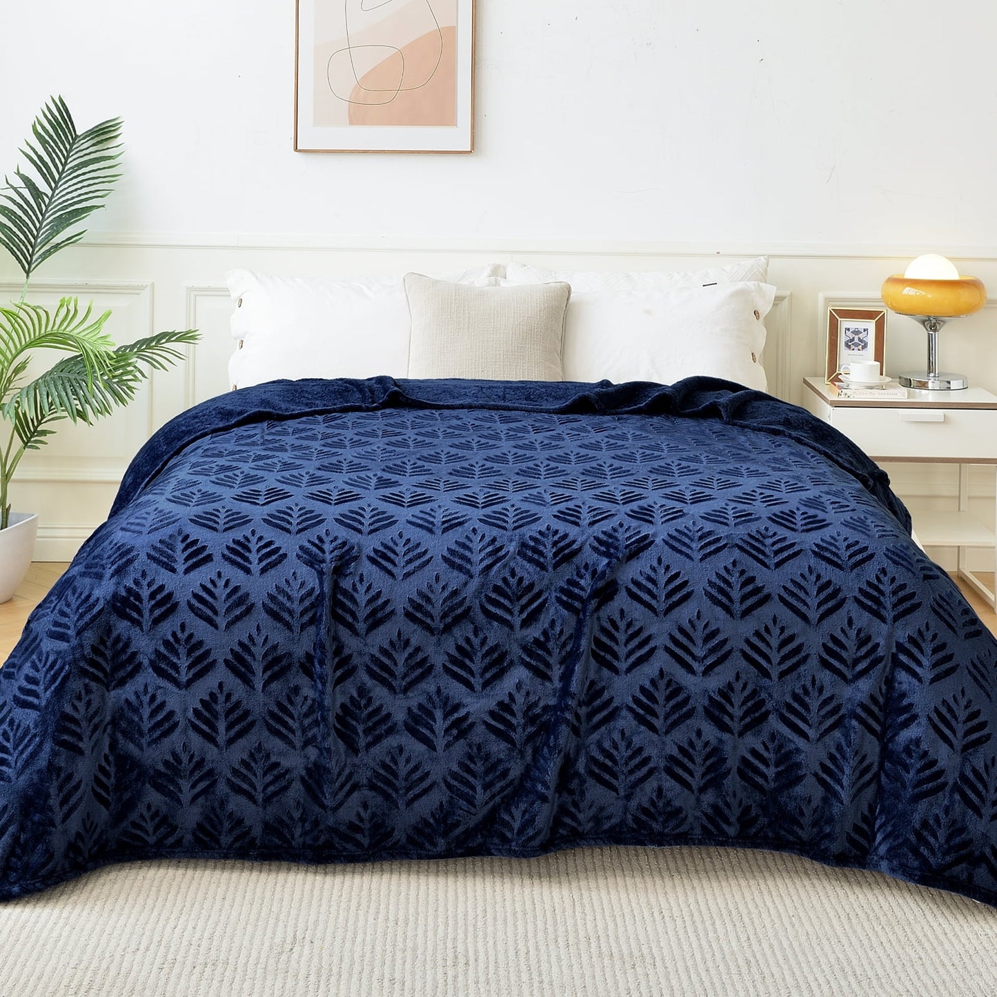 Exclusivo Mezcla Queen size Fleece Blanket for Bed, Super Soft and Warm Navy Blue Blankets for All Seasons, Plush Fuzzy and Thick Flannel Fleece Bed Blanket, 90x90 Inch