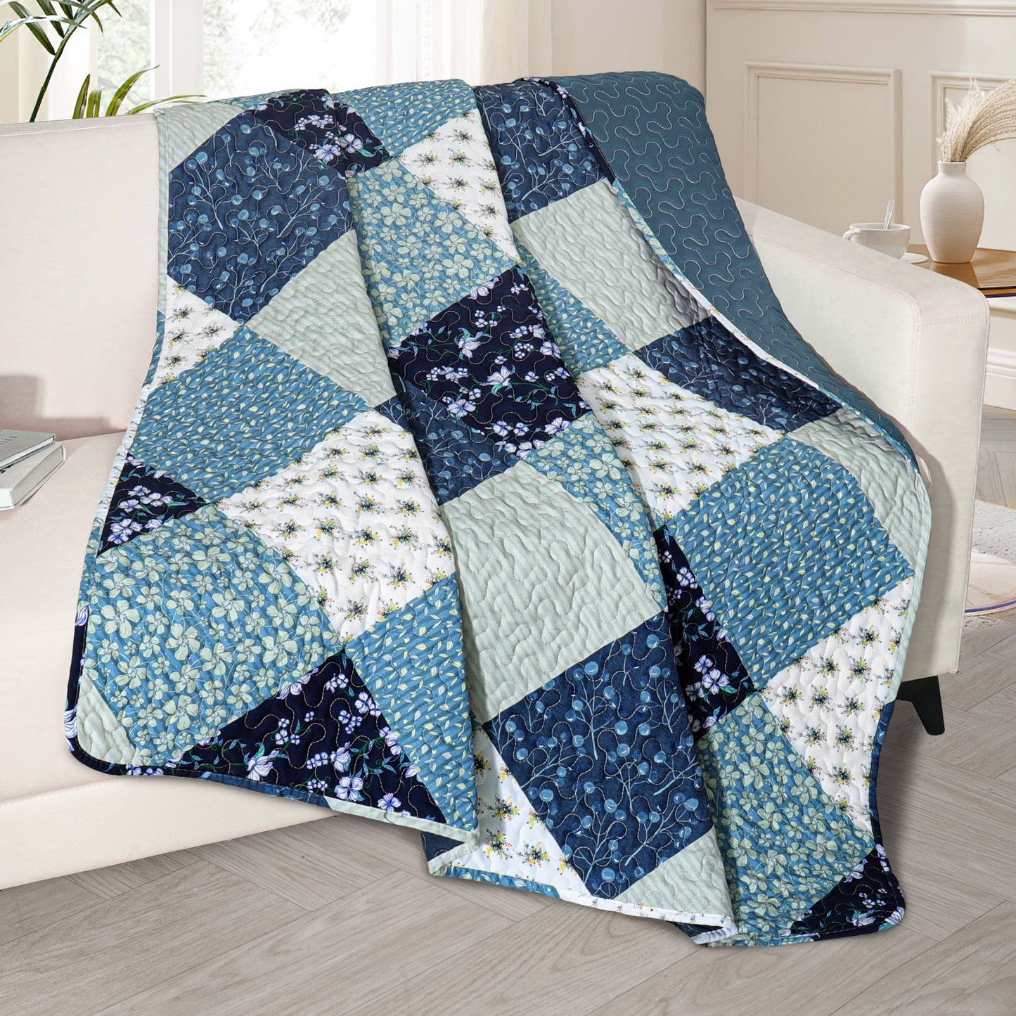 Exclusivo Mezcla Microfiber Boho Patchwork Pattern Quilted Throw Blanket for Bed, Soft and Lightweight Throw Quilt (60"x 80",Blue)