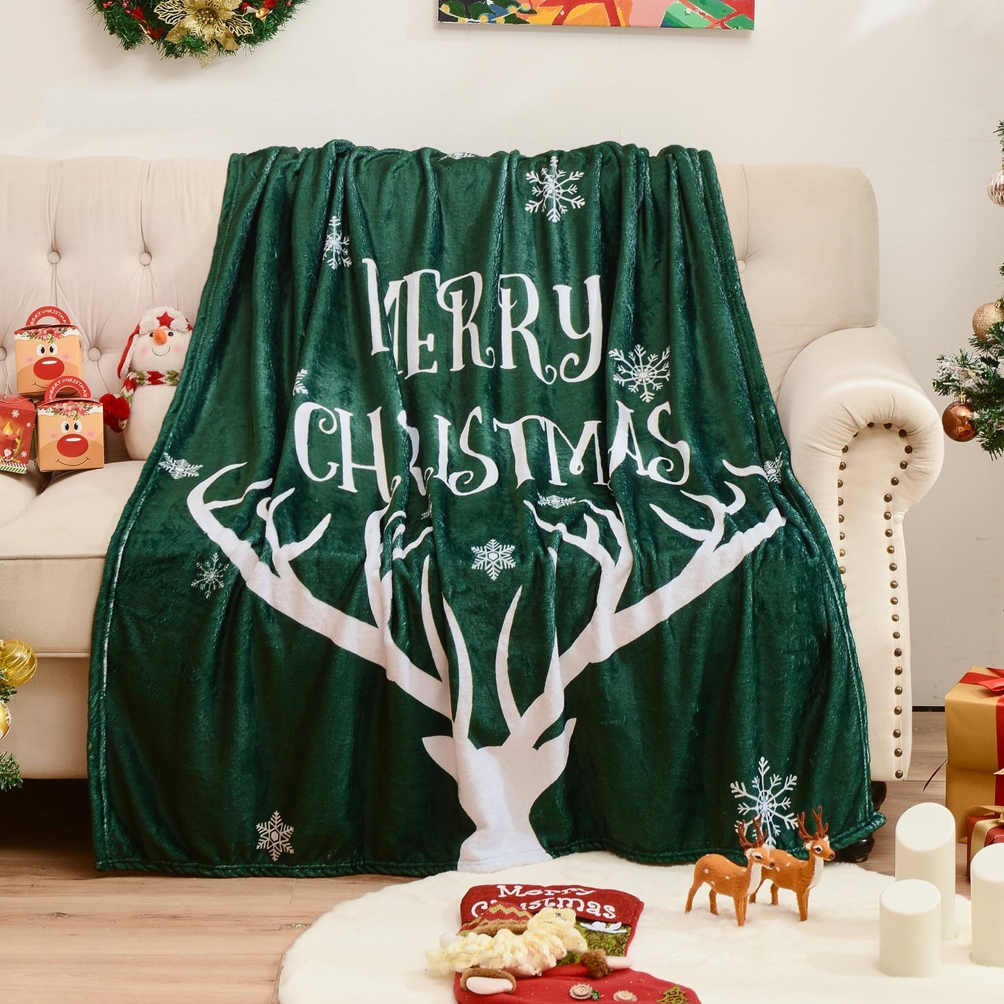 Exclusivo Mezcla Christmas Blanket, Red Flannel Fleece Blanket with Snowflakes Pattern, Super Soft and Warm Holiday Throw Blanket for Couch, Bed and Sofa, 50x60 inches