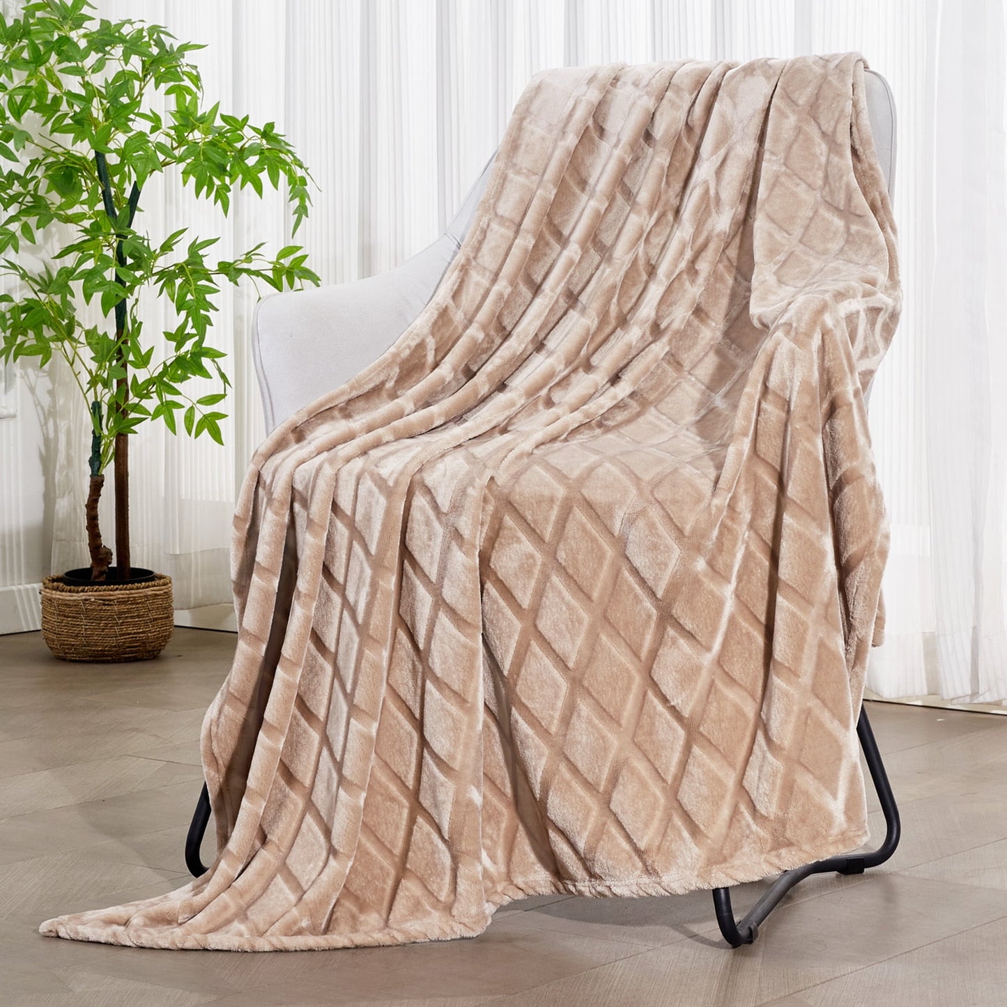 Exclusivo Mezcla Large Soft Throw Blanket for Couch, 50x70 Inches Diamond Geometry Pattern Velvet Fleece Blanket, Cozy, Warm and Lightweight Camel Blanket