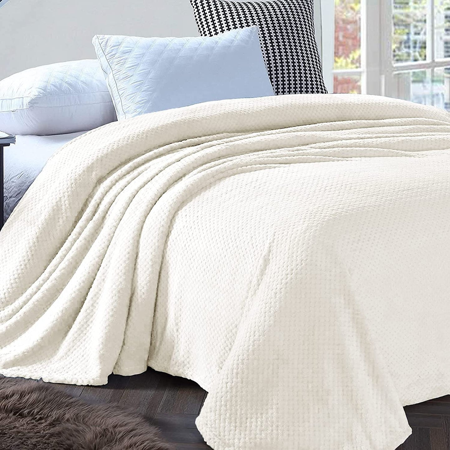 Exclusivo Mezcla Waffle Textured Soft Fleece Blanket, King Size Bed Blanket, Cozy Warm and Lightweight (Off White, 90x104 inches)