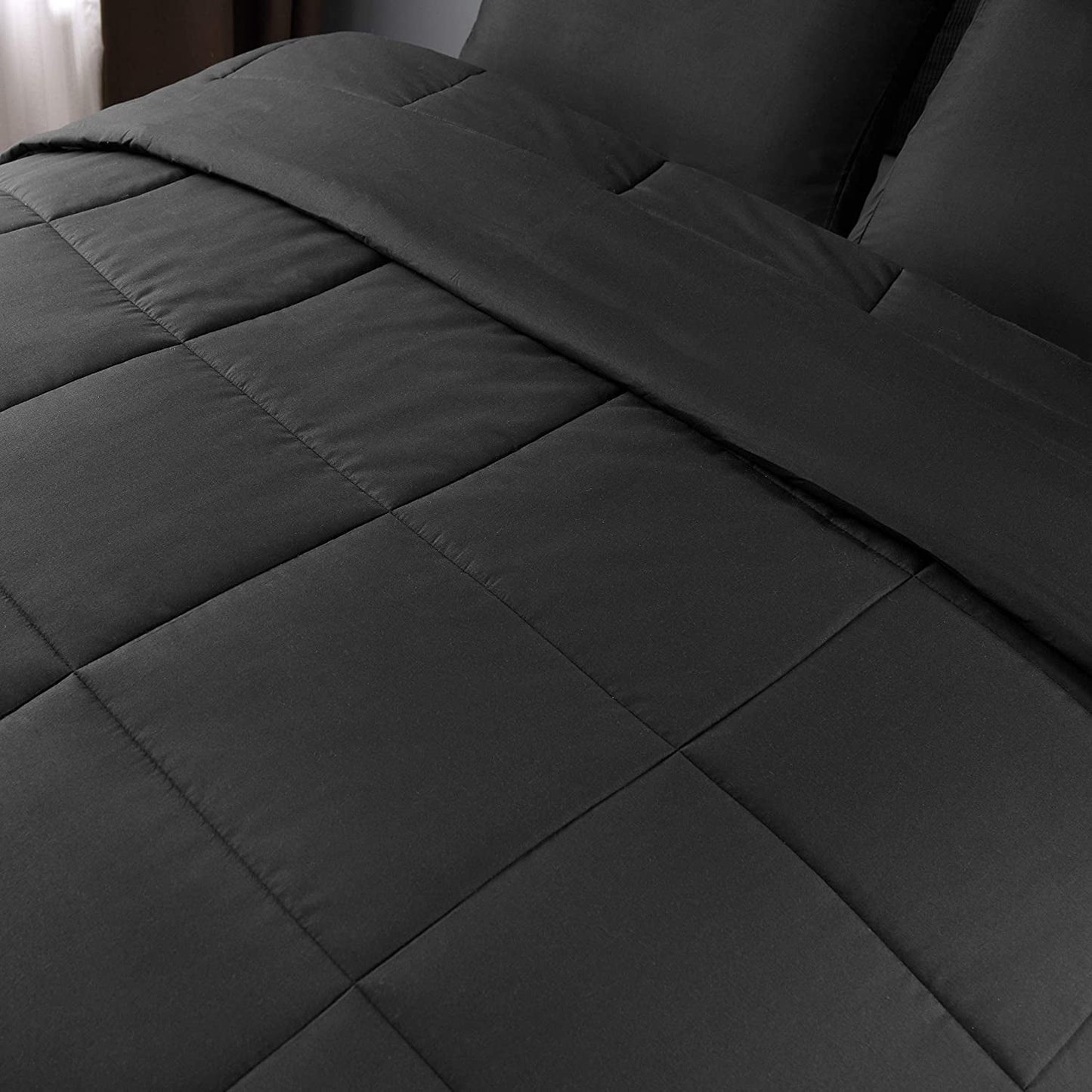 Exclusivo Mezcla Lightweight Reversible 2-Piece Comforter Set All Seasons, Down Alternative Comforter with 1 Pillow Sham, Twin Size, Black