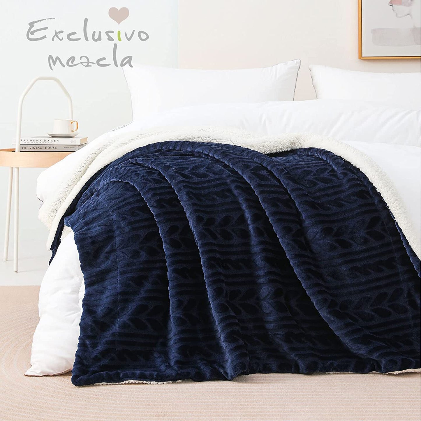 Exclusivo Mezcla 50"x70" Sherpa Fleece Throw Blanket, Reversible Velvet Plush Blankets and Soft Throws for Couch, Sofa, Bed, Super Cozy Thick and Warm, Navy Blue