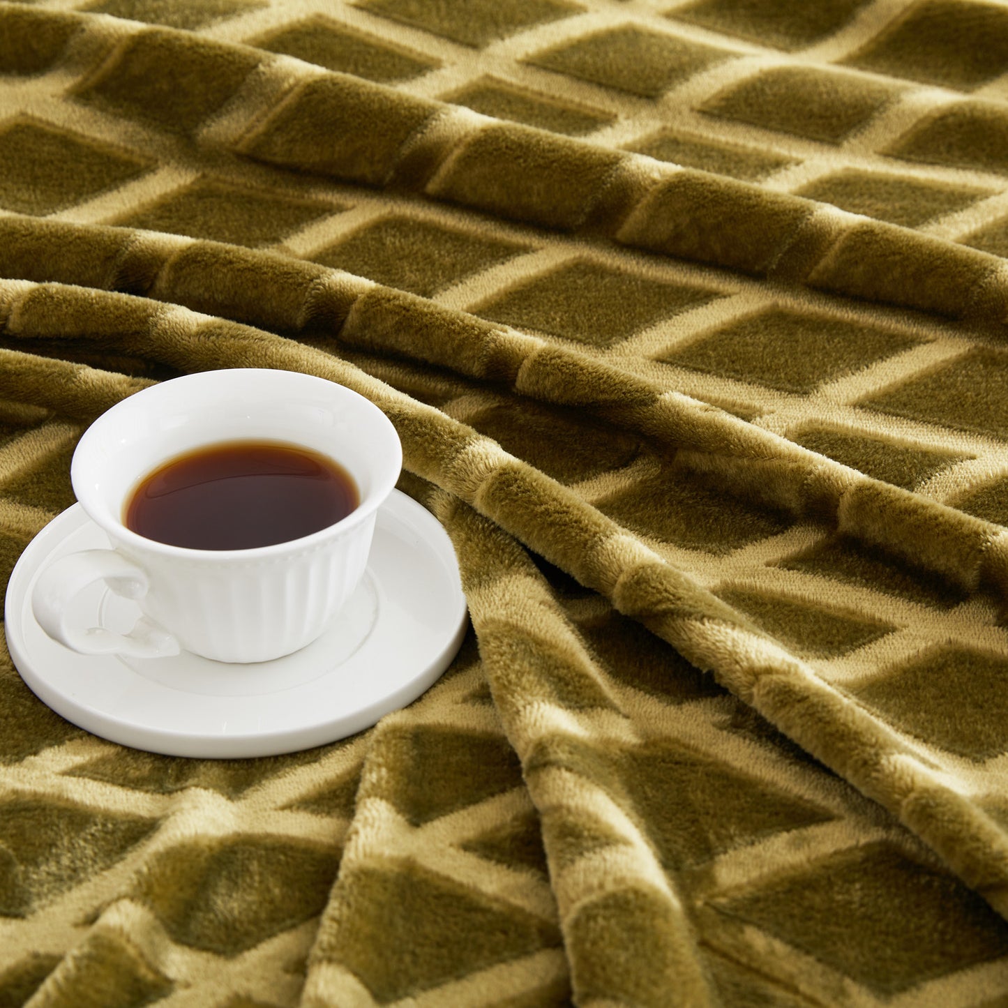 Exclusivo Mezcla Large Soft Throw Blanket for Couch, 50x70 Inches Diamond Geometry Pattern Velvet Fleece Blanket, Cozy, Warm and Lightweight Olive Green Blanket