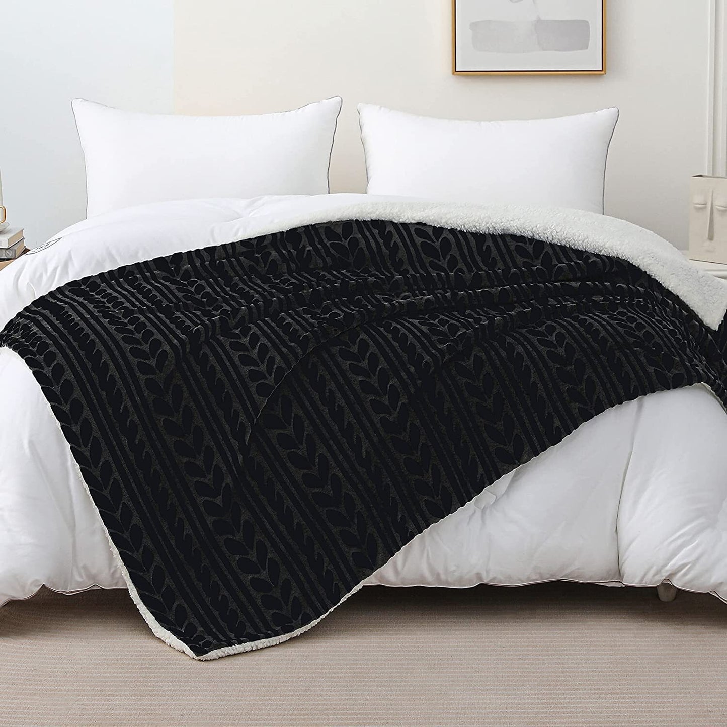 Exclusivo Mezcla 50"x70" Sherpa Fleece Throw Blanket, Reversible Velvet Plush Blankets and Soft Throws for Couch, Sofa, Bed, Super Cozy Thick and Warm, Black