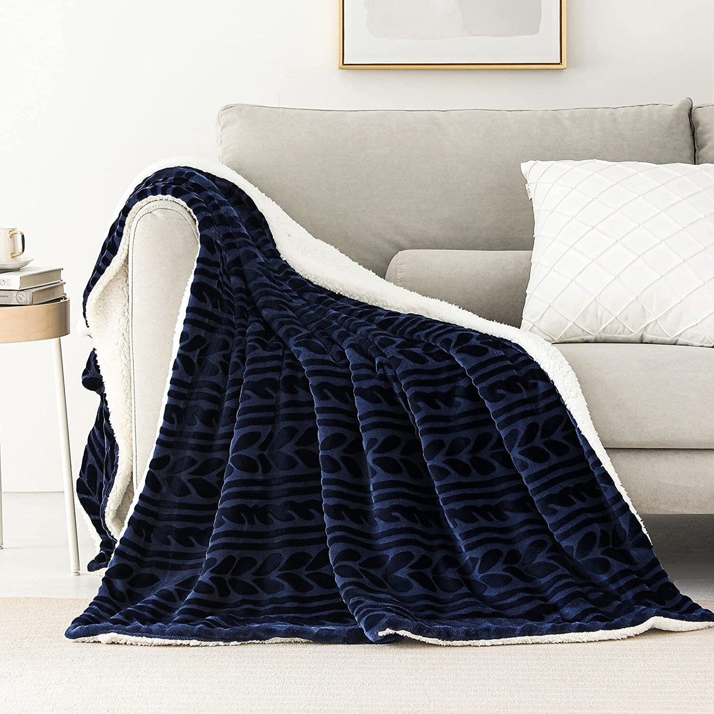 Exclusivo Mezcla 50"x70" Sherpa Fleece Throw Blanket, Reversible Velvet Plush Blankets and Soft Throws for Couch, Sofa, Bed, Super Cozy Thick and Warm, Navy Blue