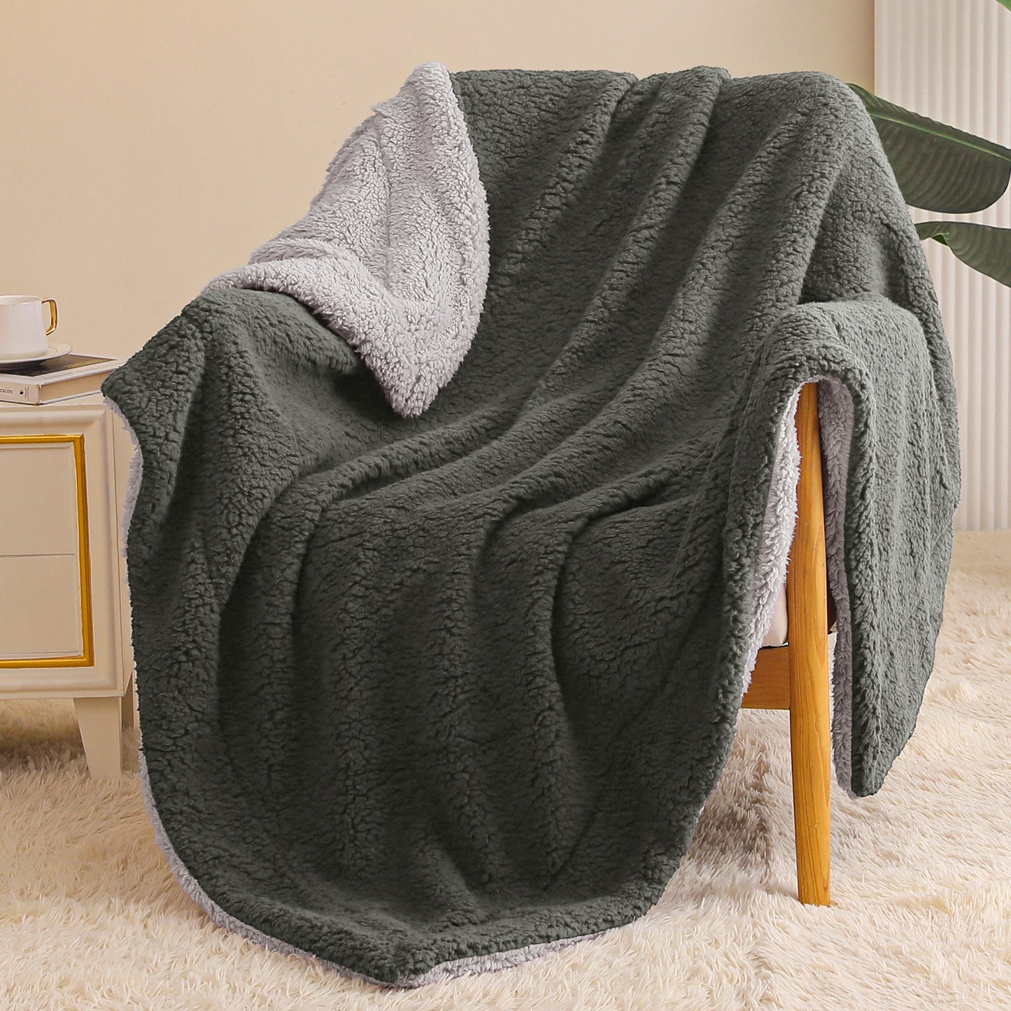 Exclusivo Mezcla Reversible Sherpa Fleece Throw Blanket for Couch, Soft Plush Blanket for Bed Sofa, Warm Fluffy Blankets for All Season, 50x60 Inches, Dark Grey/ Light Grey