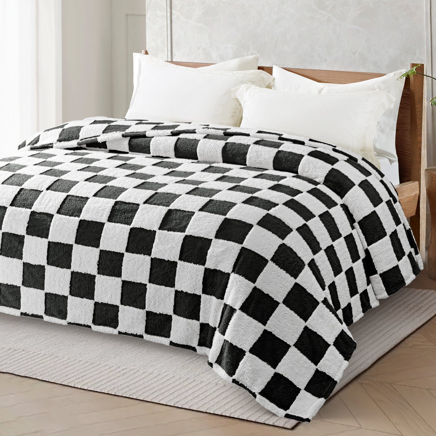 Exclusivo Mezcla Fleece Blanket Twin Size, Cozy Lightweight and Fuzzy Checkered Blankets for Couch or Bed, Suitable for All Season, Black, 60" x 80"