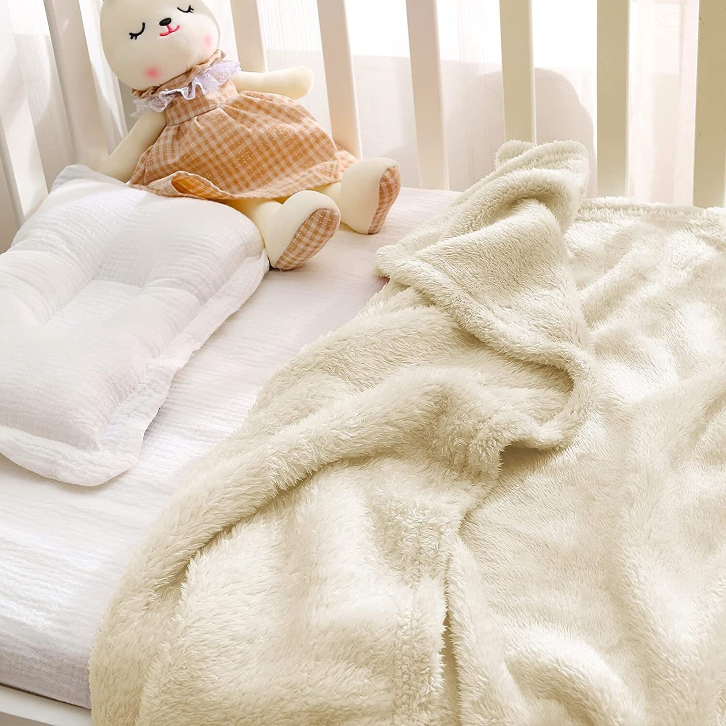 Exclusivo Mezcla Plush Baby Blanket, Soft and Warm Swaddle Throw Blanket, Infant, Newborn, Toddler and Kids Receiving Fleece Blankets for Crib Stroller (40x50 inches, Beige)