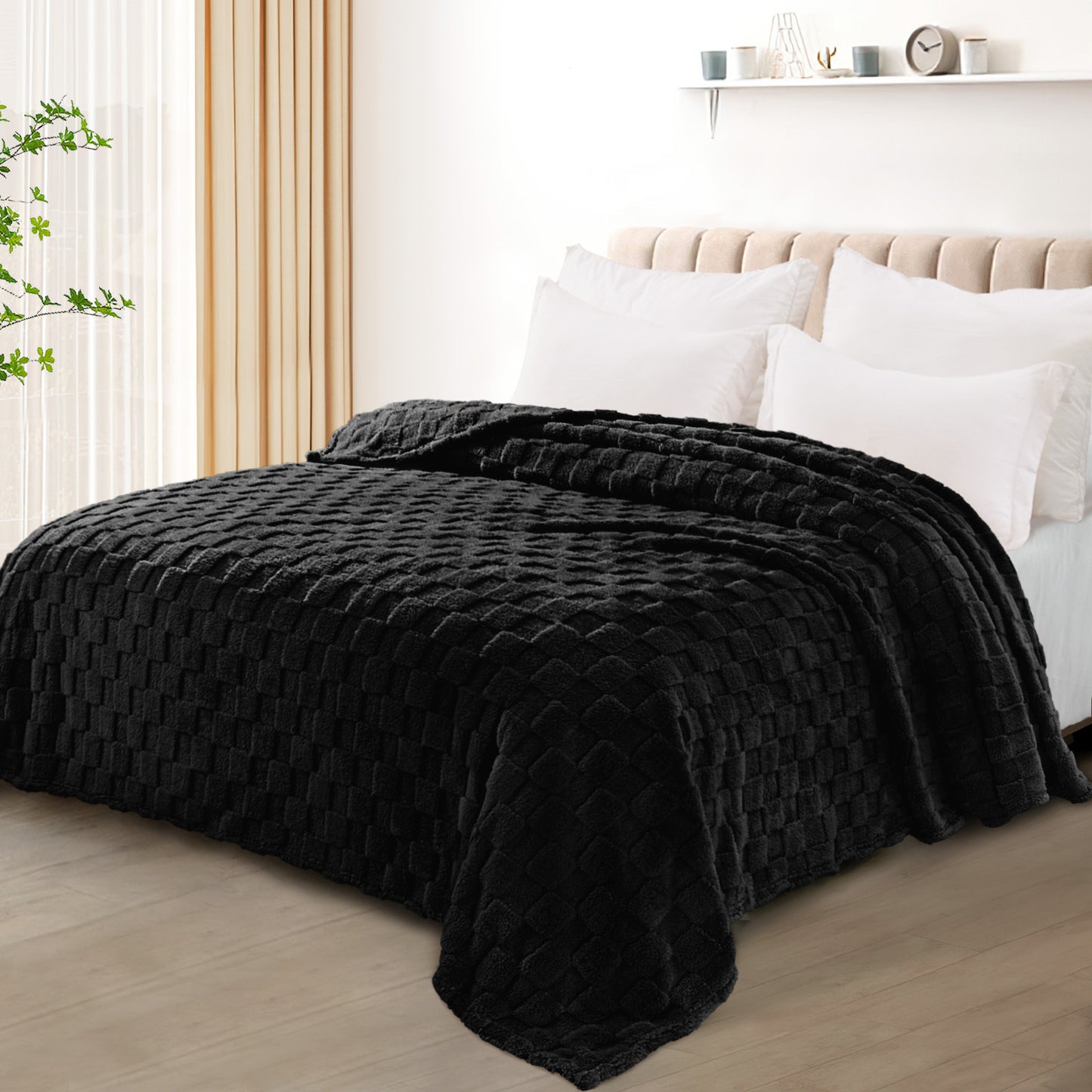Exclusivo Mezcla King Size Flannel Fleece Blanket, Super Soft 3D Checkered Jacquard Bed Blanket, Cozy Fluffy Lightweight Blanket for All Seasons, 90x104 Inches, Black Blanket