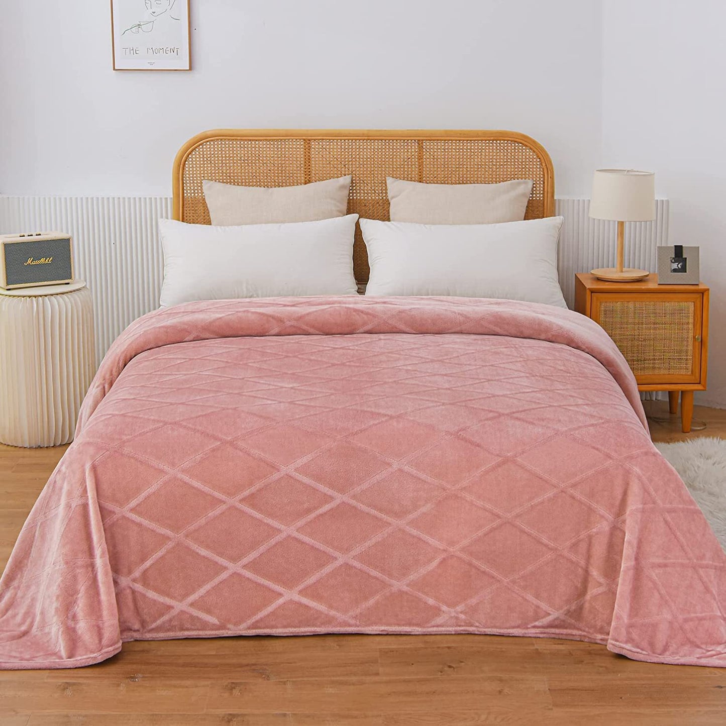Exclusivo Mezcla King Size Flannel Fleece Blanket, 90x104 Inches Soft Diamond Geometry Pattern Velvet Plush Blanket for Bed, Cozy, Warm, Lightweight and Decorative Pink Blanket