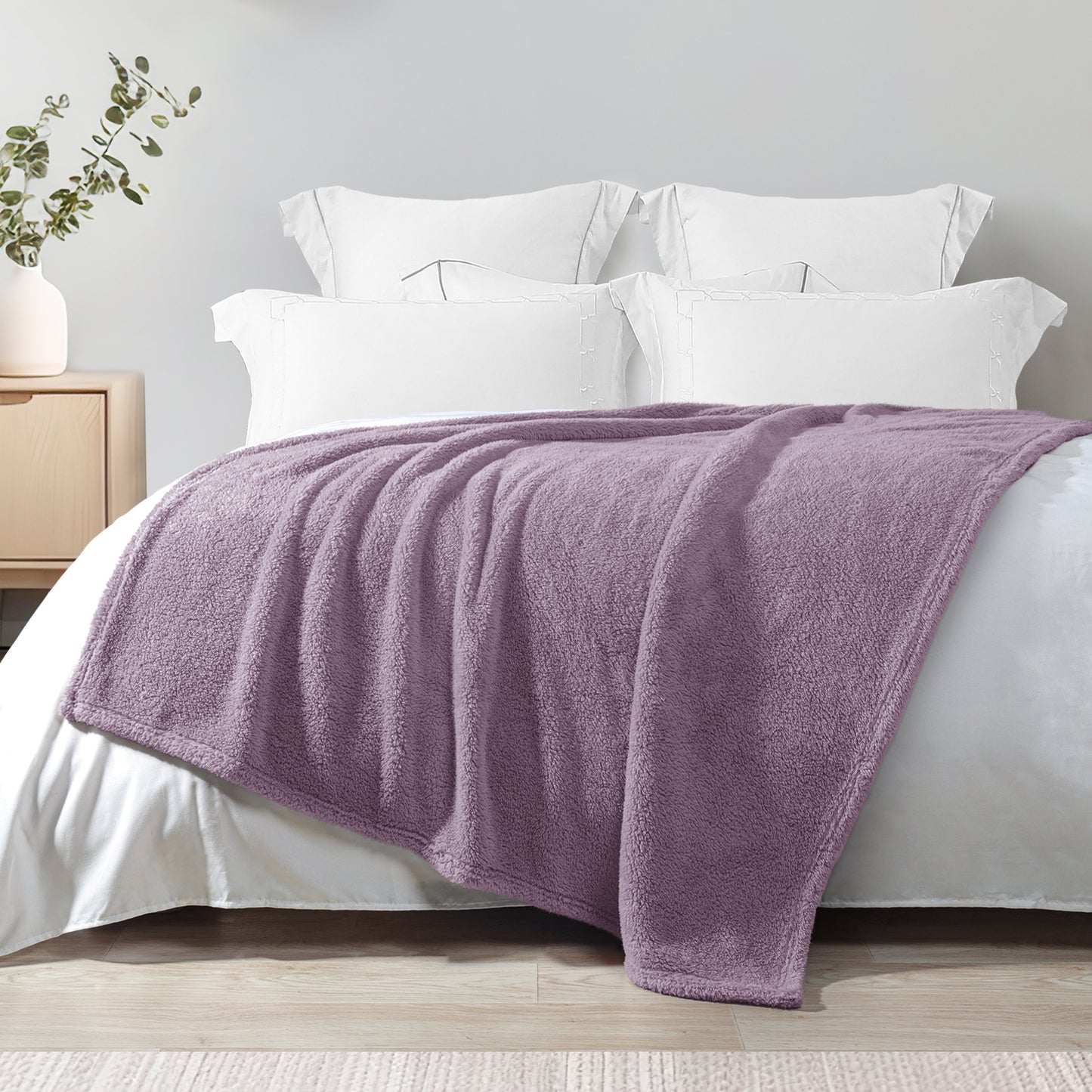 Exclusivo Mezcla Soft Fleece Throw Blanket for Couch, Super Soft Velvet Plush Bed Blanket, Fuzzy Cozy Blankets for All Seasons, 50x60 Inches, Grayish Purple Blanket