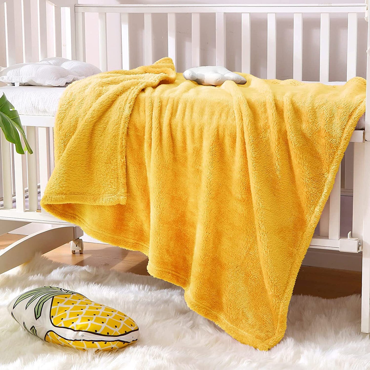 Exclusivo Mezcla Plush Baby Blanket, Soft and Warm Swaddle Throw Blanket, Infant, Newborn, Toddler and Kids Receiving Fleece Blankets for Crib Stroller (40x50 inches, Mustard Yellow)