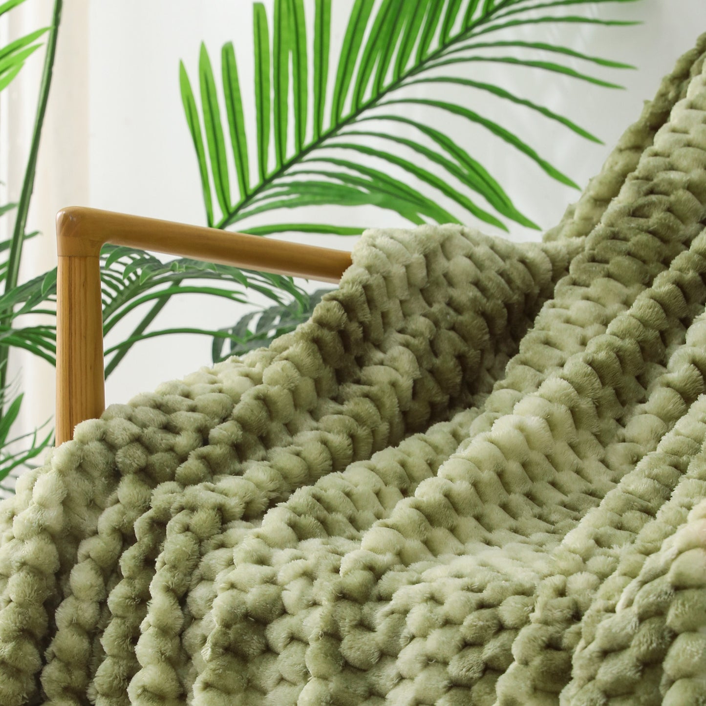 Exclusivo Mezcla Twin Size Soft Fleece Blanket, 90x66 Inches 3D Clouds Stylish Jacquard Velvet Blanket for Bed, Cozy Soft Lightweight for All Season, Tie-dye Olive Green Blanket