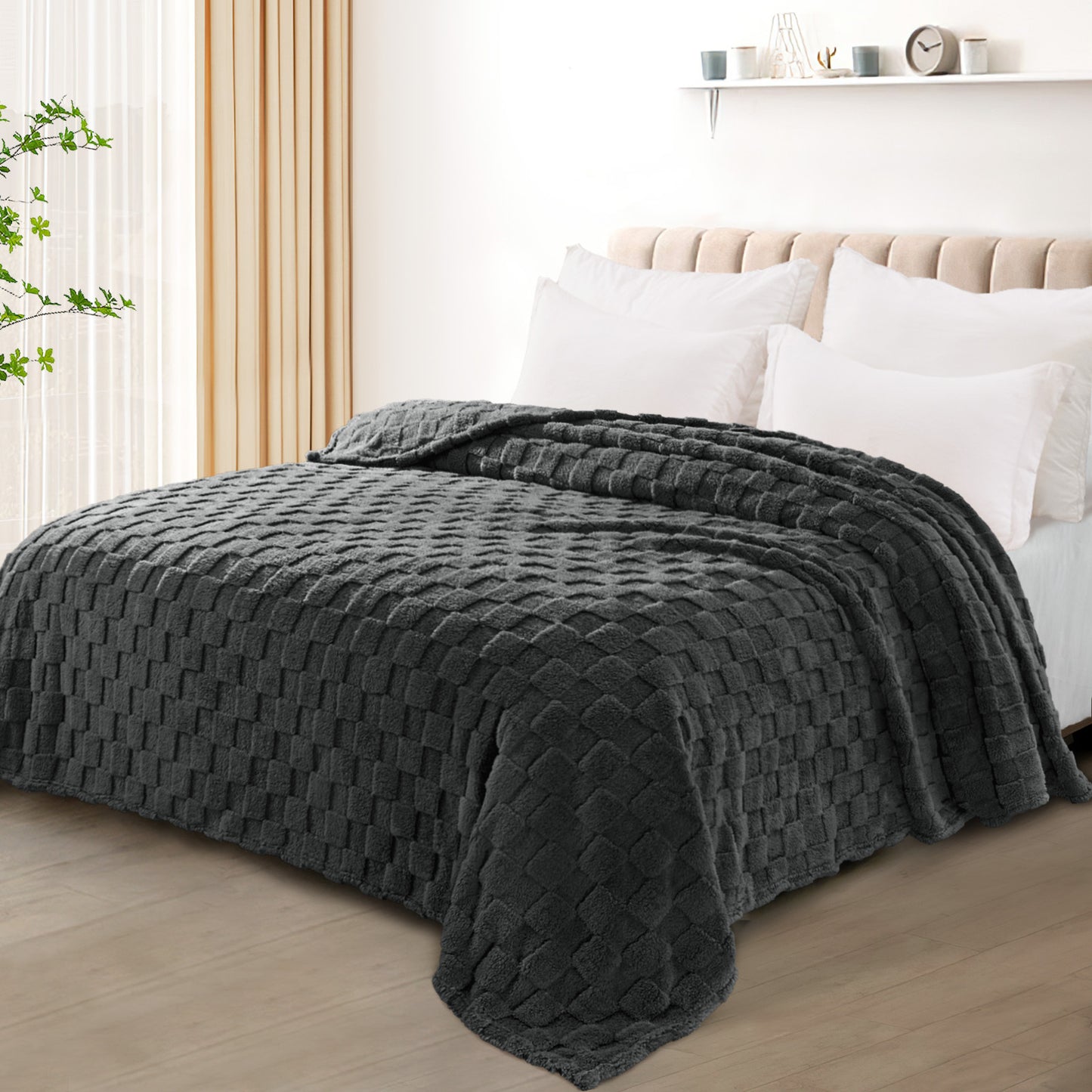 Exclusivo Mezcla Queen Size Flannel Fleece Blanket, Super Soft 3D Checkered Jacquard Bed Blanket, Cozy Fluffy Lightweight Blanket for All Seasons, 90x90 Inches, Dark Grey Blanket
