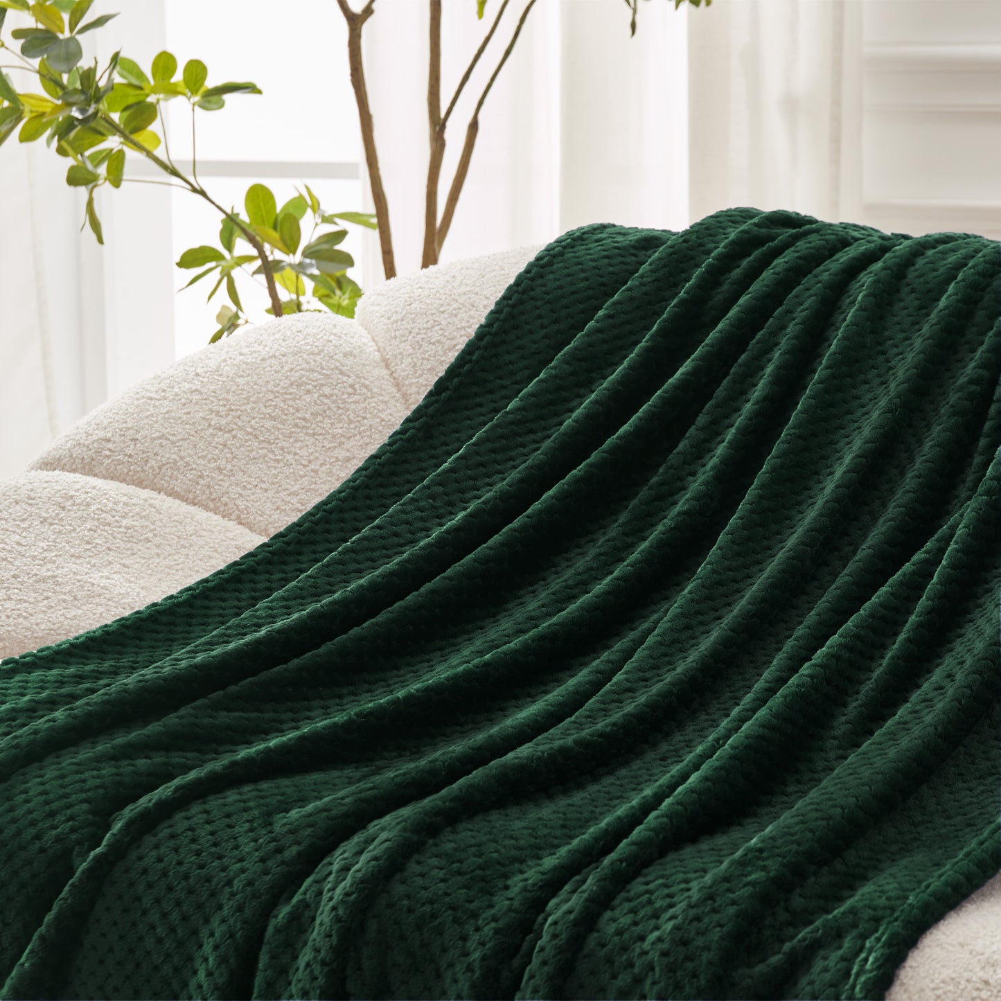 Exclusivo Mezcla Waffle Textured Soft Fleece Blanket, King Size Bed Blanket, Cozy Warm and Lightweight (Forest Green, 90x104 inches)