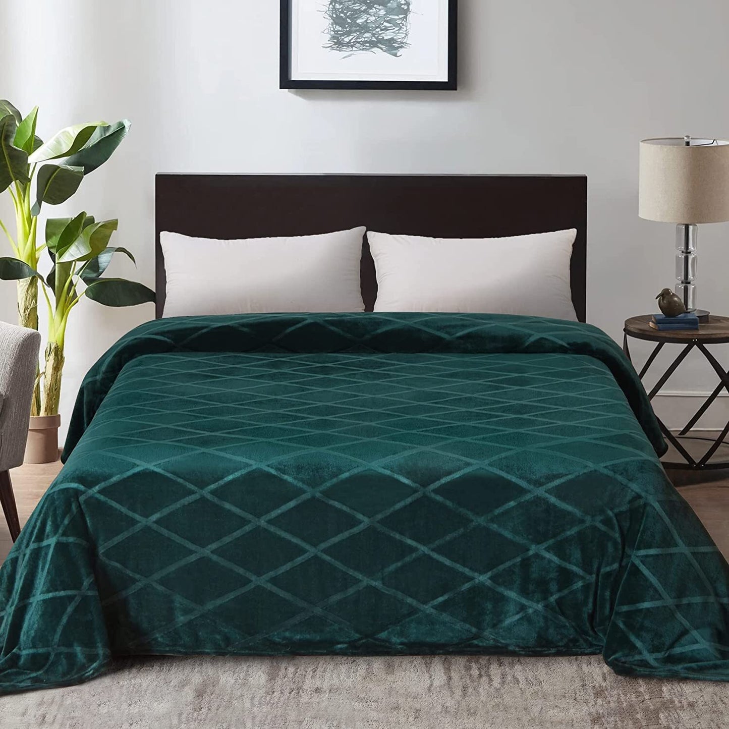 Exclusivo Mezcla King Size Flannel Fleece Blanket, 90x104 Inches Soft Diamond Geometry Pattern Velvet Plush Blanket for Bed, Cozy, Warm, Lightweight and Decorative Forest Green Blanket