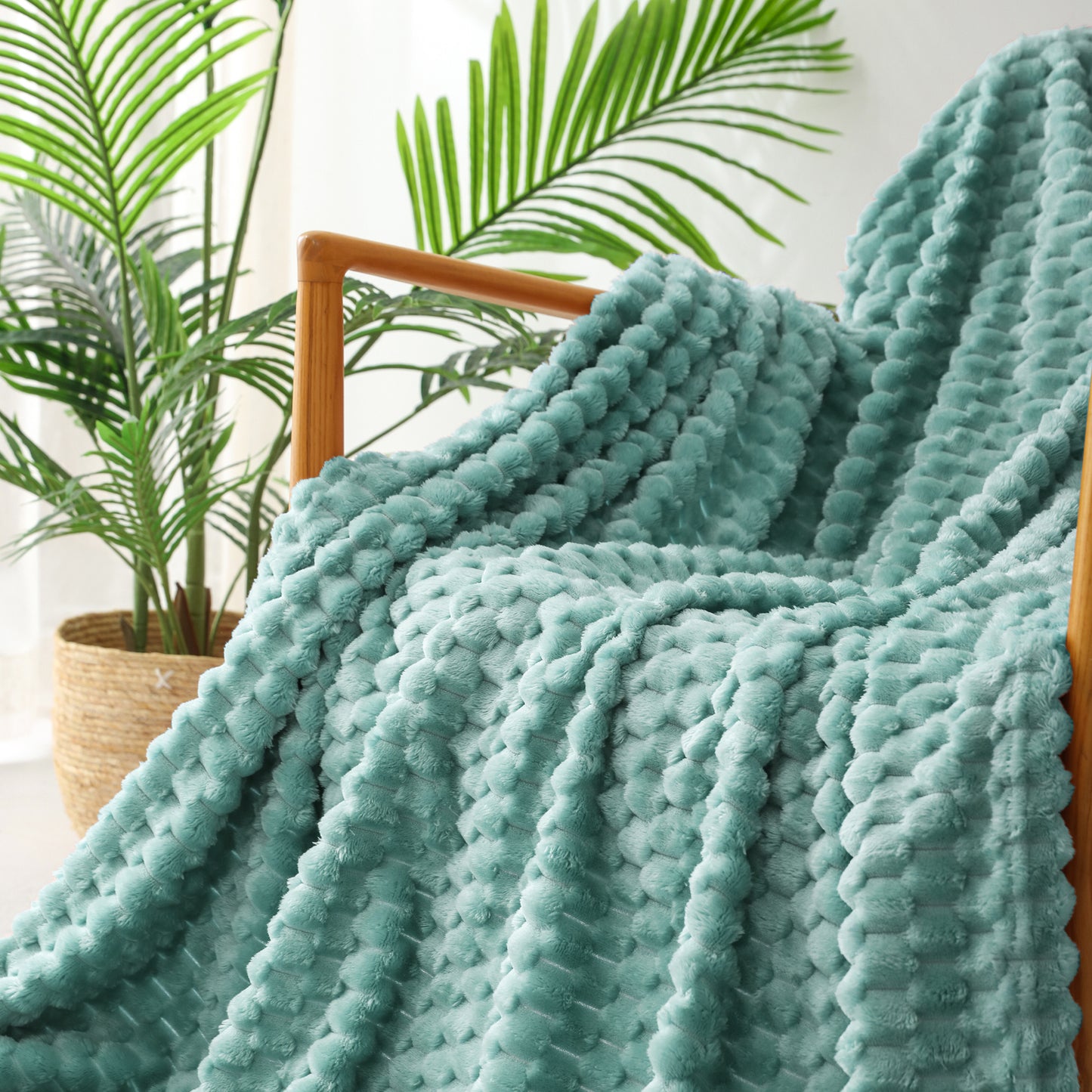 Exclusivo Mezcla Queen Size Soft Fleece Blanket, 90x90 Inches 3D Clouds Stylish Jacquard Velvet Blanket for Bed, Cozy Soft Lightweight for All Season, Celadon Blanket