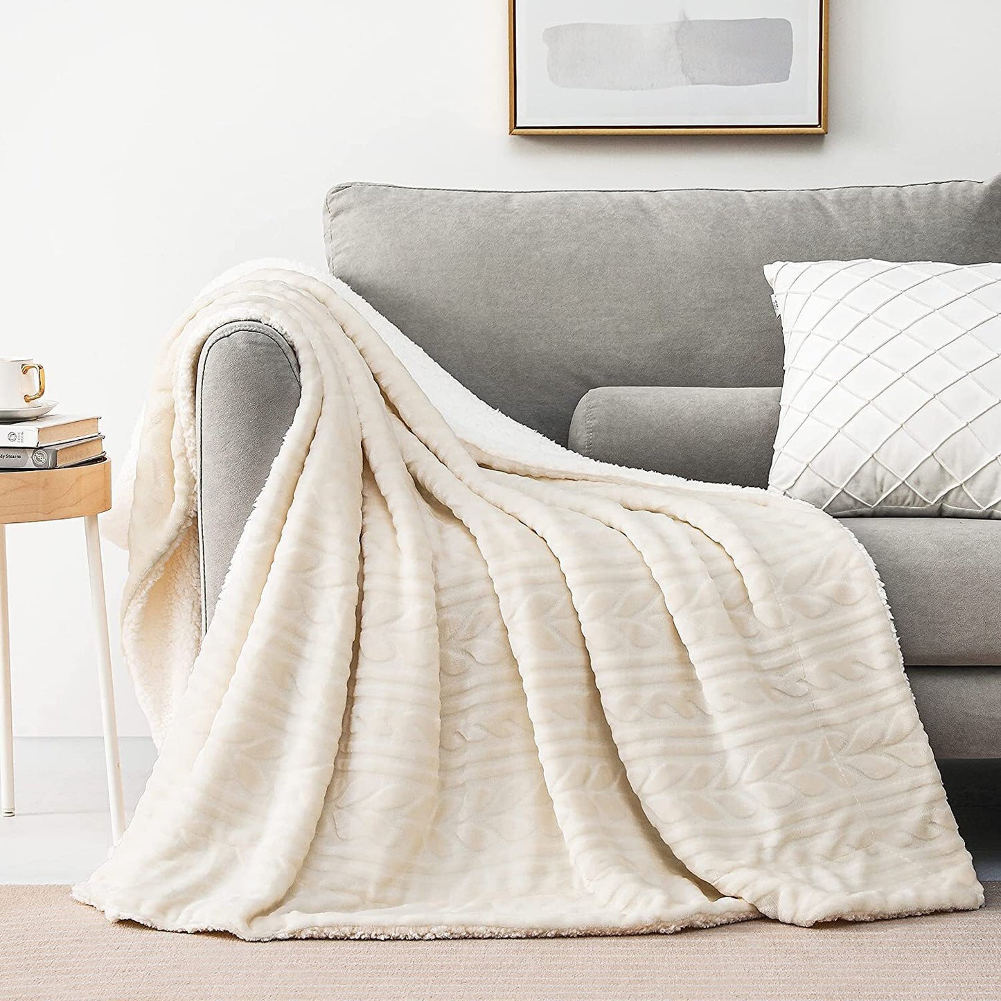 Exclusivo Mezcla 50"x70" Sherpa Fleece Throw Blanket, Reversible Velvet Plush Blankets and Soft Throws for Couch, Sofa, Bed, Super Cozy Thick and Warm, Ivory