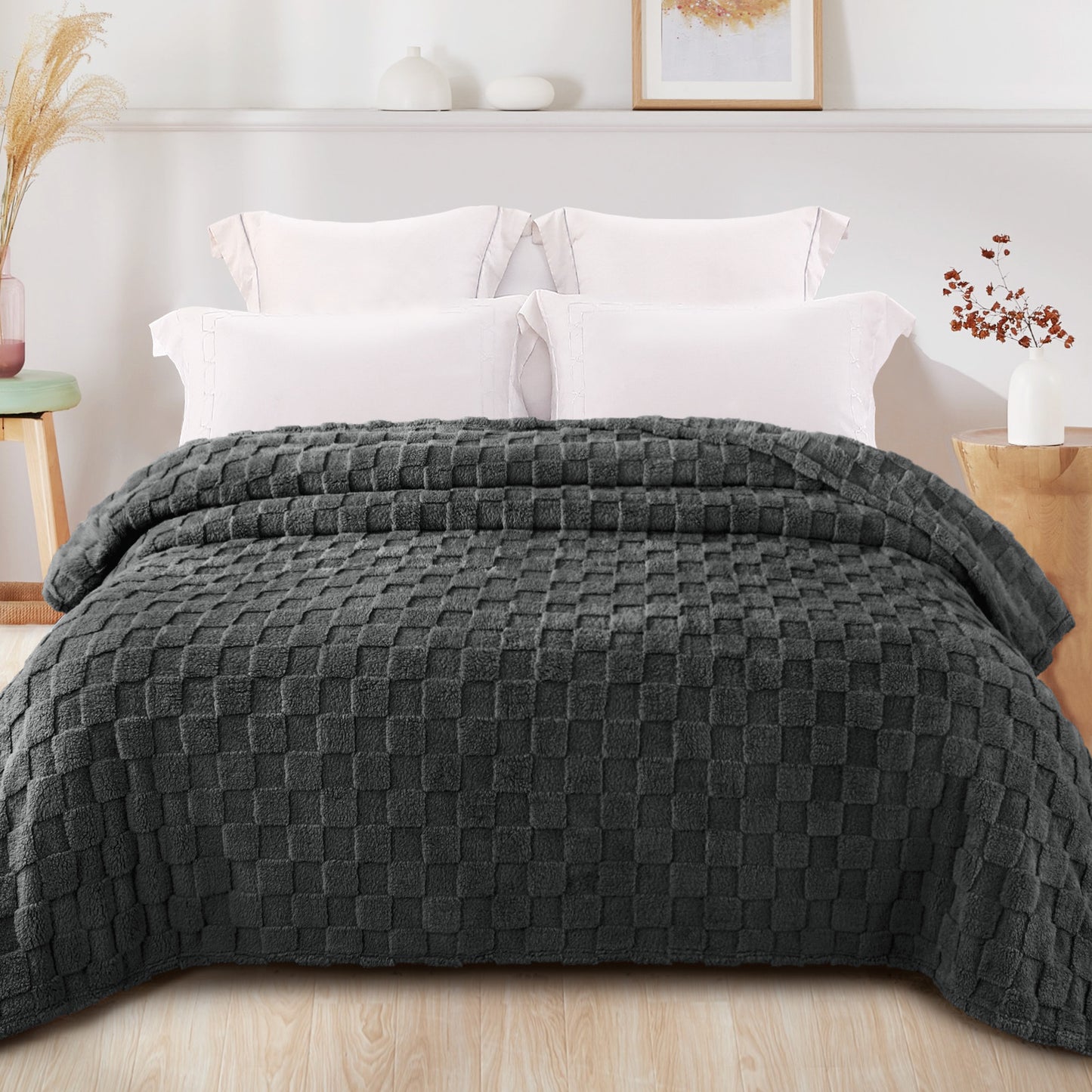 Exclusivo Mezcla Queen Size Flannel Fleece Blanket, Super Soft 3D Checkered Jacquard Bed Blanket, Cozy Fluffy Lightweight Blanket for All Seasons, 90x90 Inches, Dark Grey Blanket