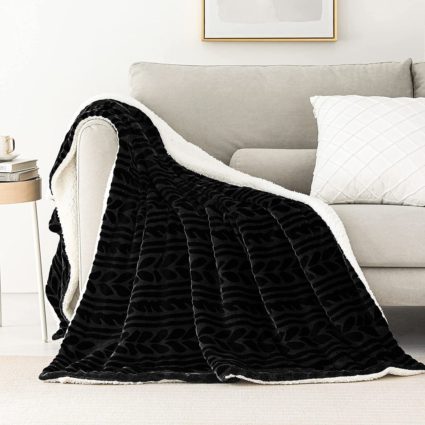 Exclusivo Mezcla 50"x70" Sherpa Fleece Throw Blanket, Reversible Velvet Plush Blankets and Soft Throws for Couch, Sofa, Bed, Super Cozy Thick and Warm, Black