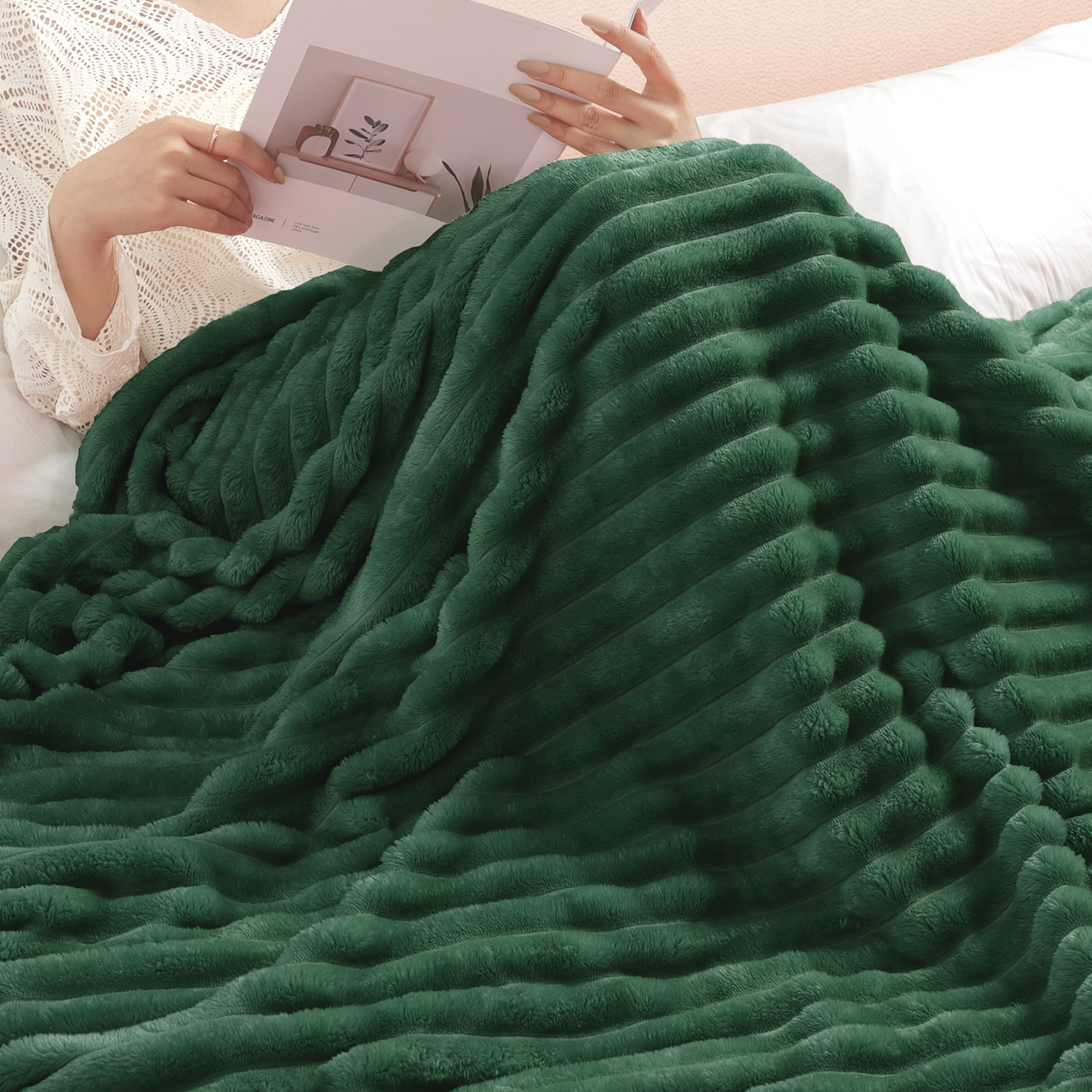 Exclusivo Mezcla Fleece Throw Blanket for Couch, Super Soft 3D Striped Jacquard Bed Blanket, Lightweight Fuzzy Cozy Blankets for All Seasons, 50x60 Inches, Forest Green Blanket