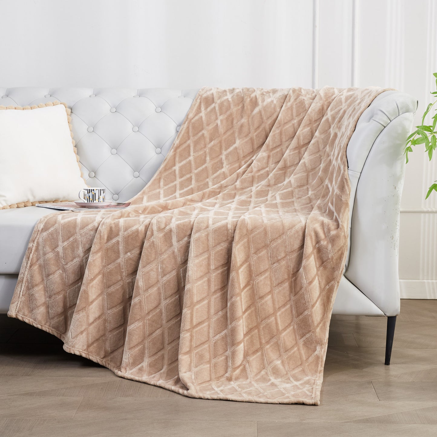 Exclusivo Mezcla Large Soft Throw Blanket for Couch, 50x70 Inches Diamond Geometry Pattern Velvet Fleece Blanket, Cozy, Warm and Lightweight Camel Blanket