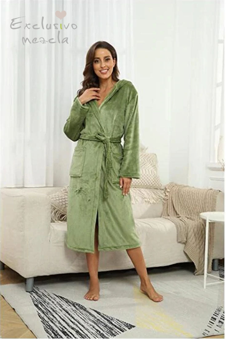 Exclusivo Mezcla Women's Long Hooded Bathrobe Plush Fleece Robe for Christmas Warm Pajamas Shower Nightgown