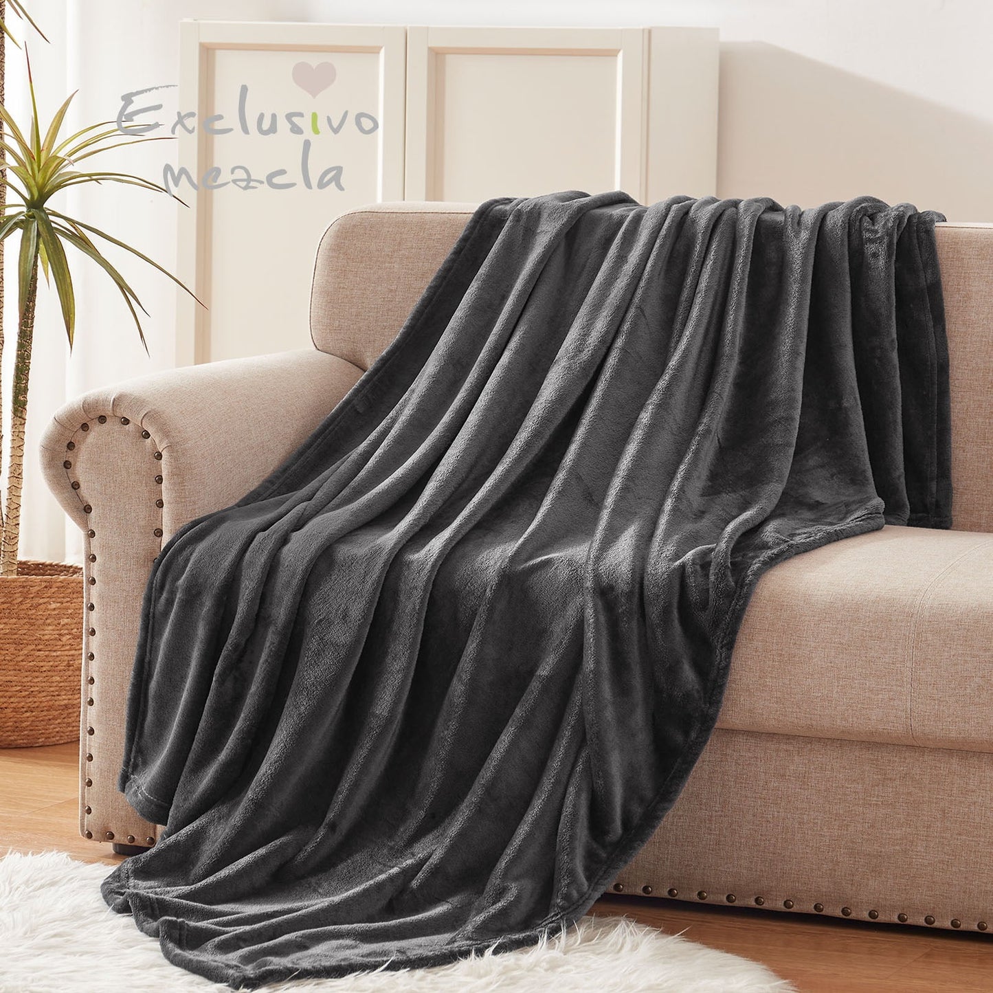 Exclusivo Mezcla Fleece Throw Blanket for Couch/Sofa/Bed,Plush Soft Blankets and Throws,Lightweight and Cozy-50" x 60" ( Grey )