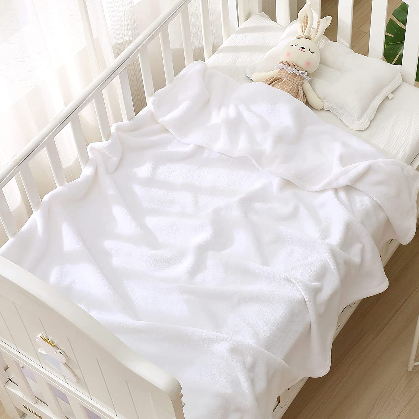 Exclusivo Mezcla Luxury Flannel Velvet Plush Throw Blanket