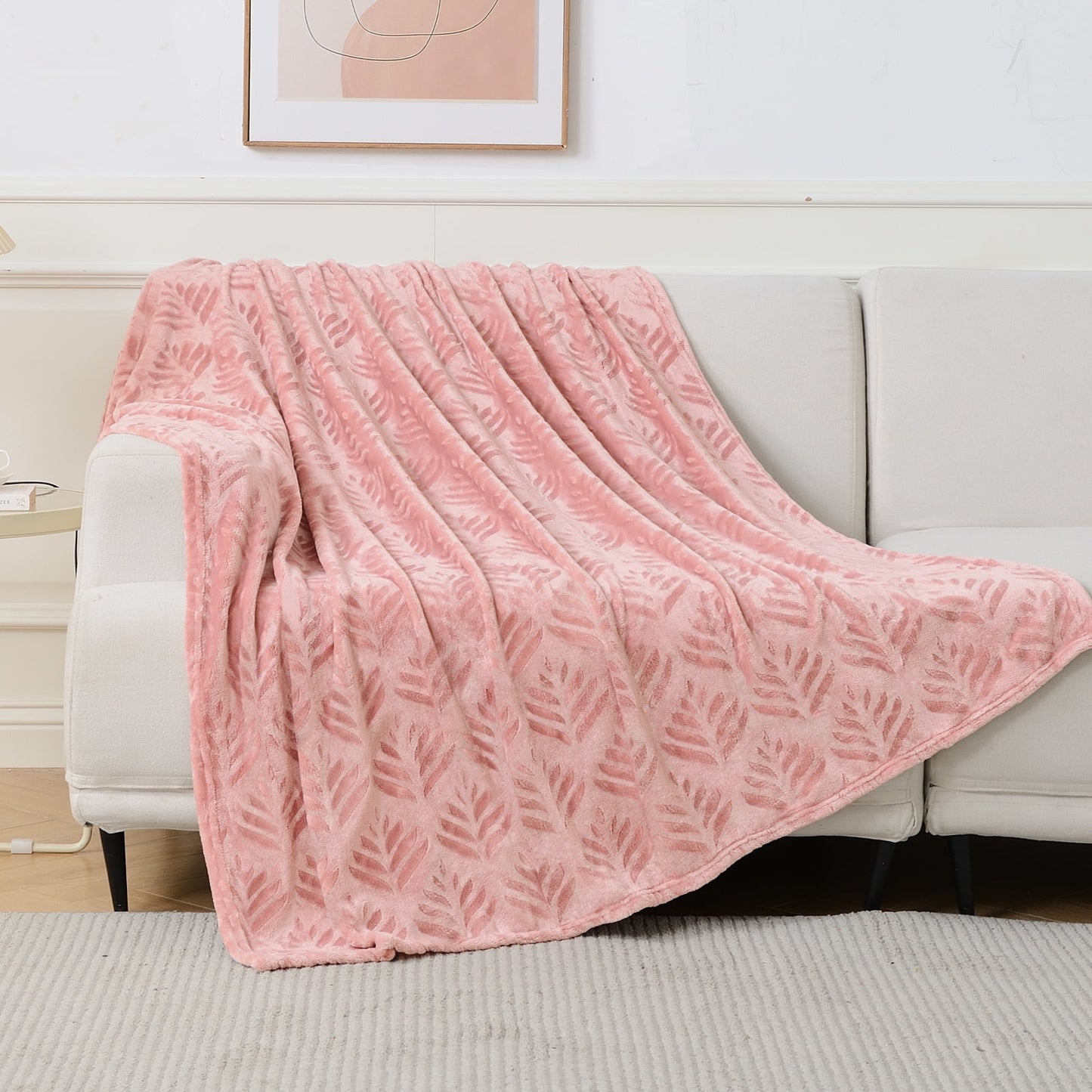 Exclusivo Mezcla Fleece Throw Blanket for Couch, Super Soft and Warm Blankets for All Seasons, Plush Fuzzy and Lightweight Pink throw, 50x60 Inch