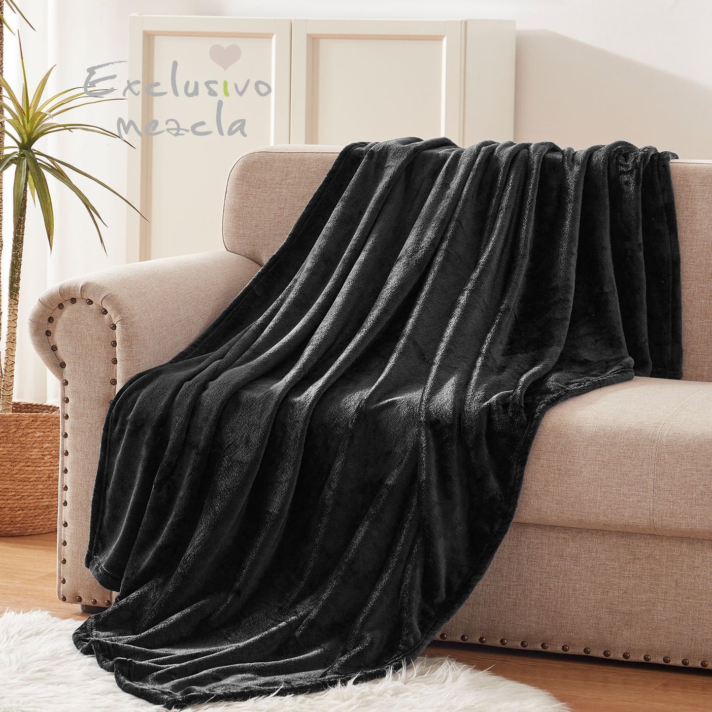 Exclusivo Mezcla Large Flannel Fleece Velvet Plush Throw Blanket - 50" x 60" (Black)