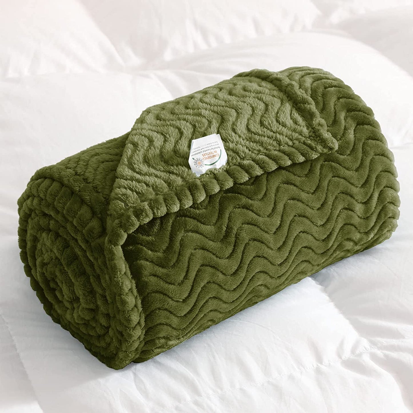 Exclusivo Mezcla Large Flannel Fleece Throw Blanket, 50x70 Inches Soft Jacquard Weave Wave Pattern Blanket for Couch, Cozy, Warm, Lightweight and Decorative Olive Green Blanket
