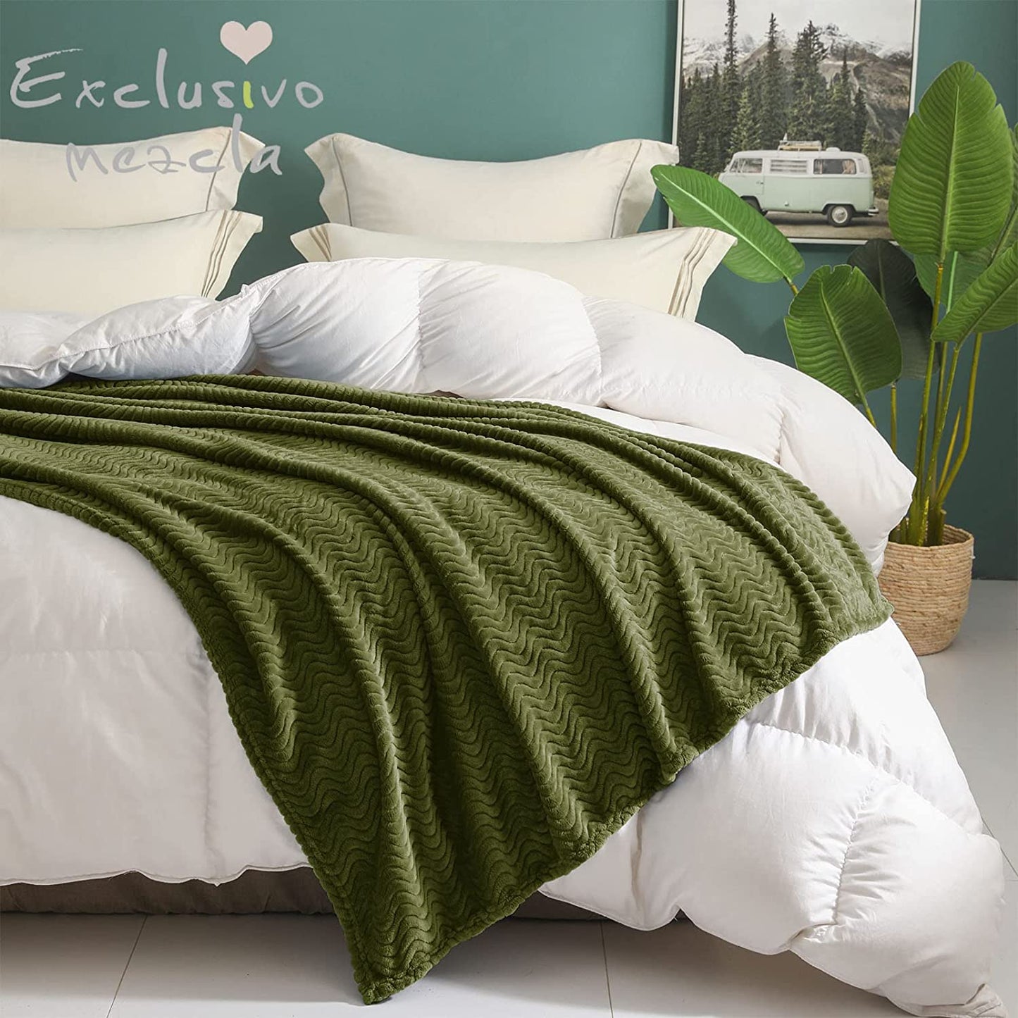 Exclusivo Mezcla Large Flannel Fleece Throw Blanket, 50x70 Inches Soft Jacquard Weave Wave Pattern Blanket for Couch, Cozy, Warm, Lightweight and Decorative Olive Green Blanket
