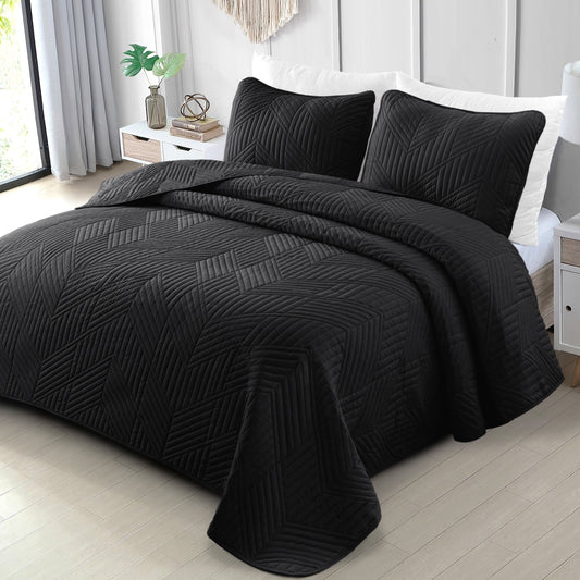 Exclusivo Mezcla California King Quilt Bedding Set, Lightweight Black Oversized King Bedspreads Soft Modern Geometric Coverlet Set for All Seasons (1 Quilt and 2 Pillow Shams)