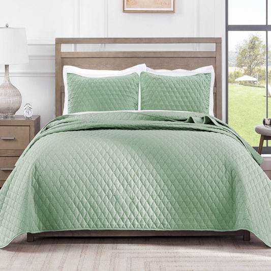 Exclusivo Mezcla California King Quilt Bedding Set with Pillow Shams, Lightweight Quilts Cal Oversized King Size, Soft Bedspreads Bed Coverlets for All Seasons - (Mint Green, 112"x104")