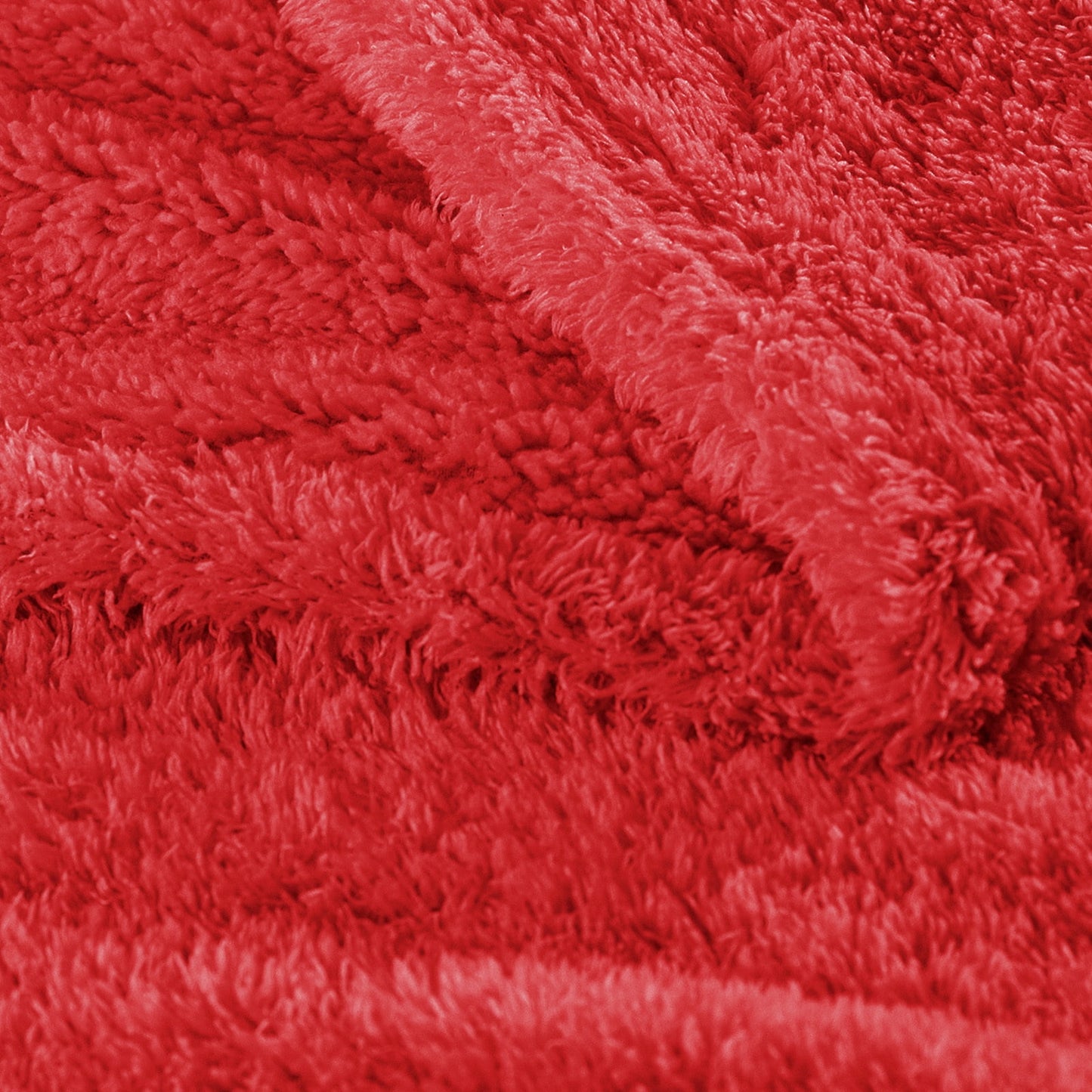 Exclusivo Mezcla Fuzzy Fleece Bed Blanket, Lightweight Fluffy Solid Velvet Blankets King Size, Suitable for All Seasons, 90x104 Inches, Red